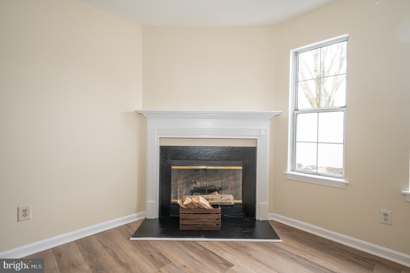 BRADFORD SQUARE - Residential