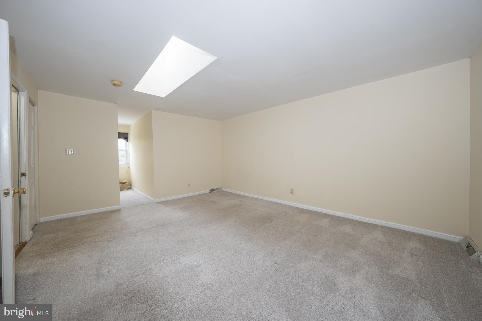 BRADFORD SQUARE - Residential