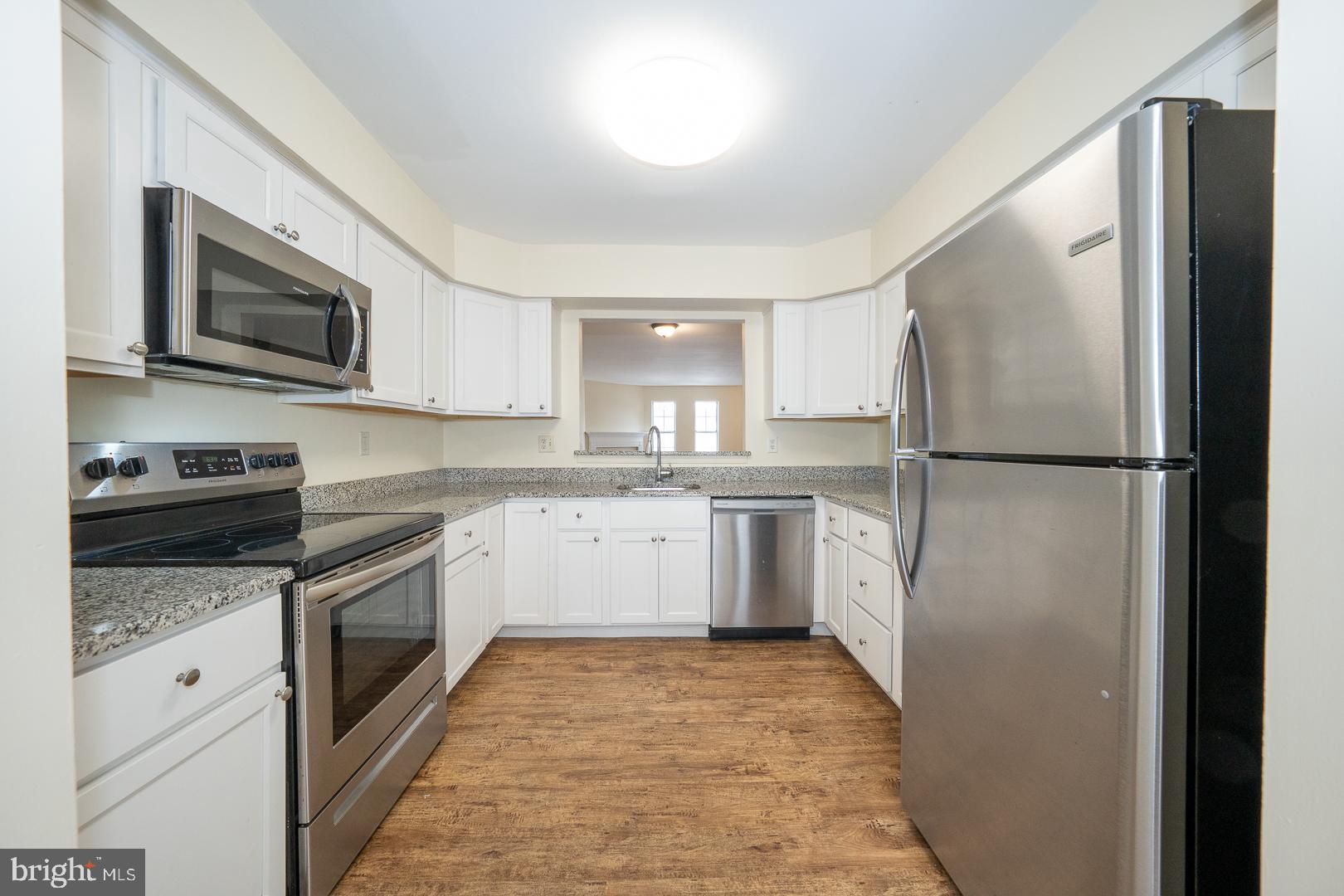 BRADFORD SQUARE - Residential