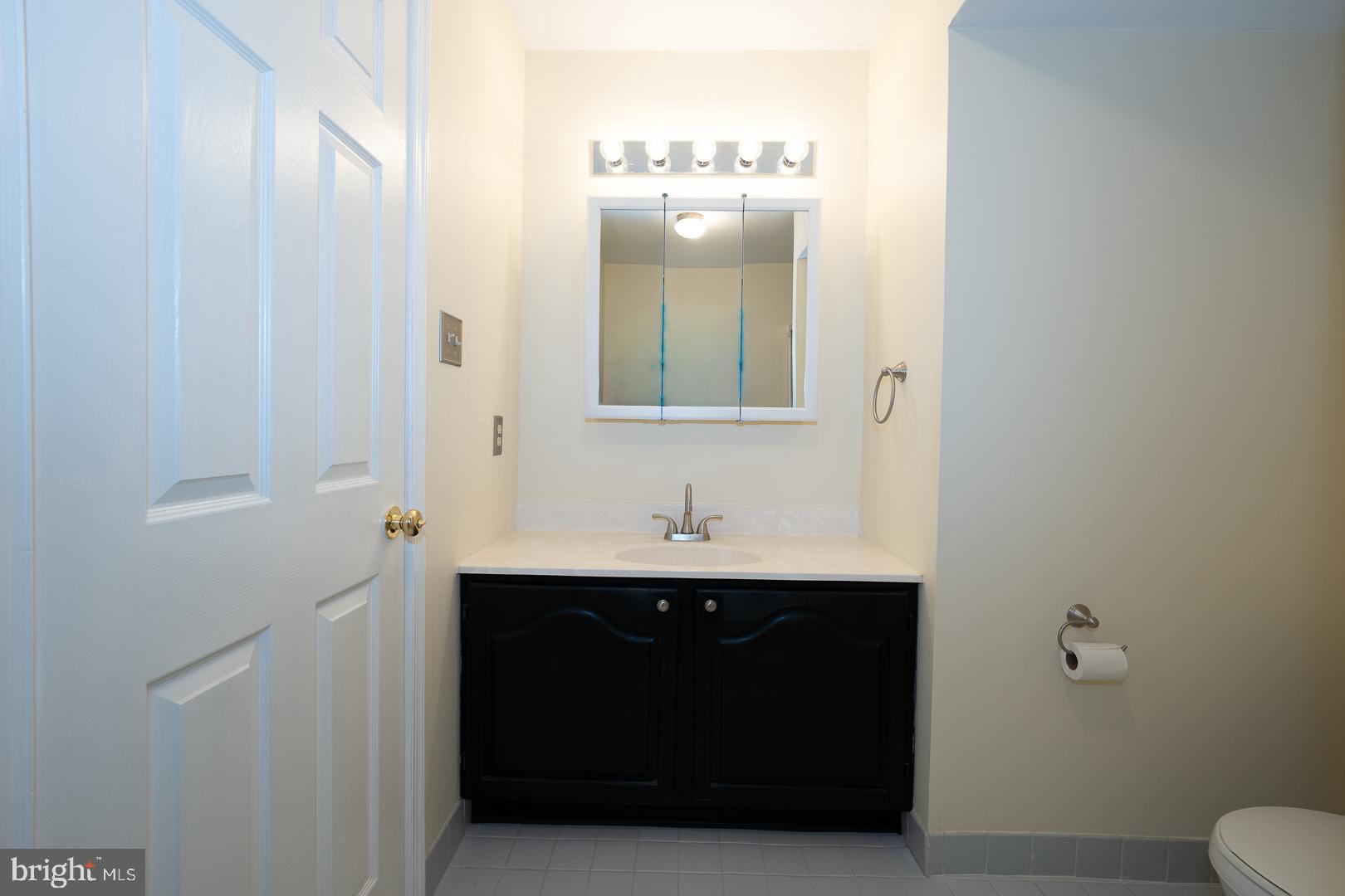 BRADFORD SQUARE - Residential