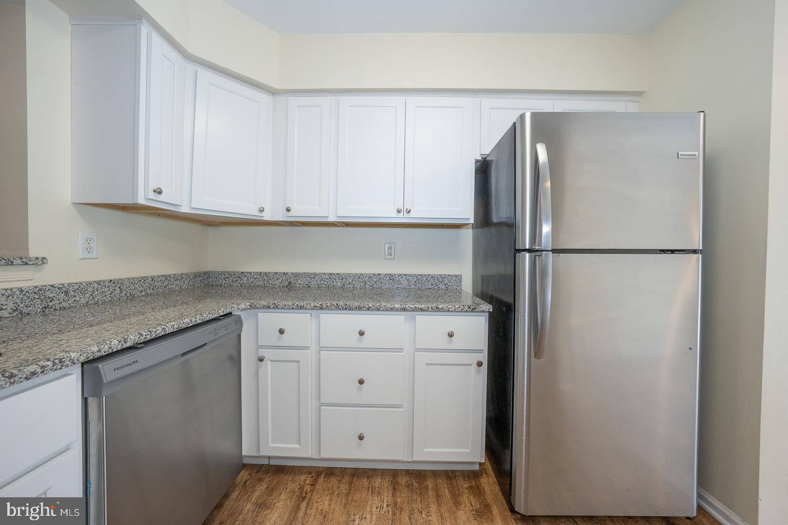 BRADFORD SQUARE - Residential