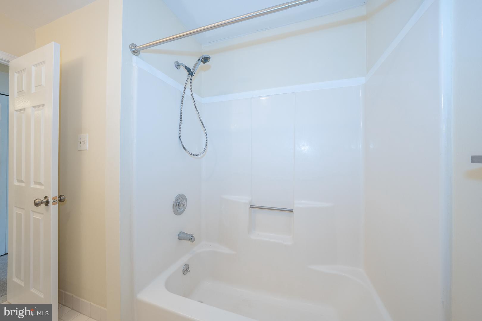 BRADFORD SQUARE - Residential