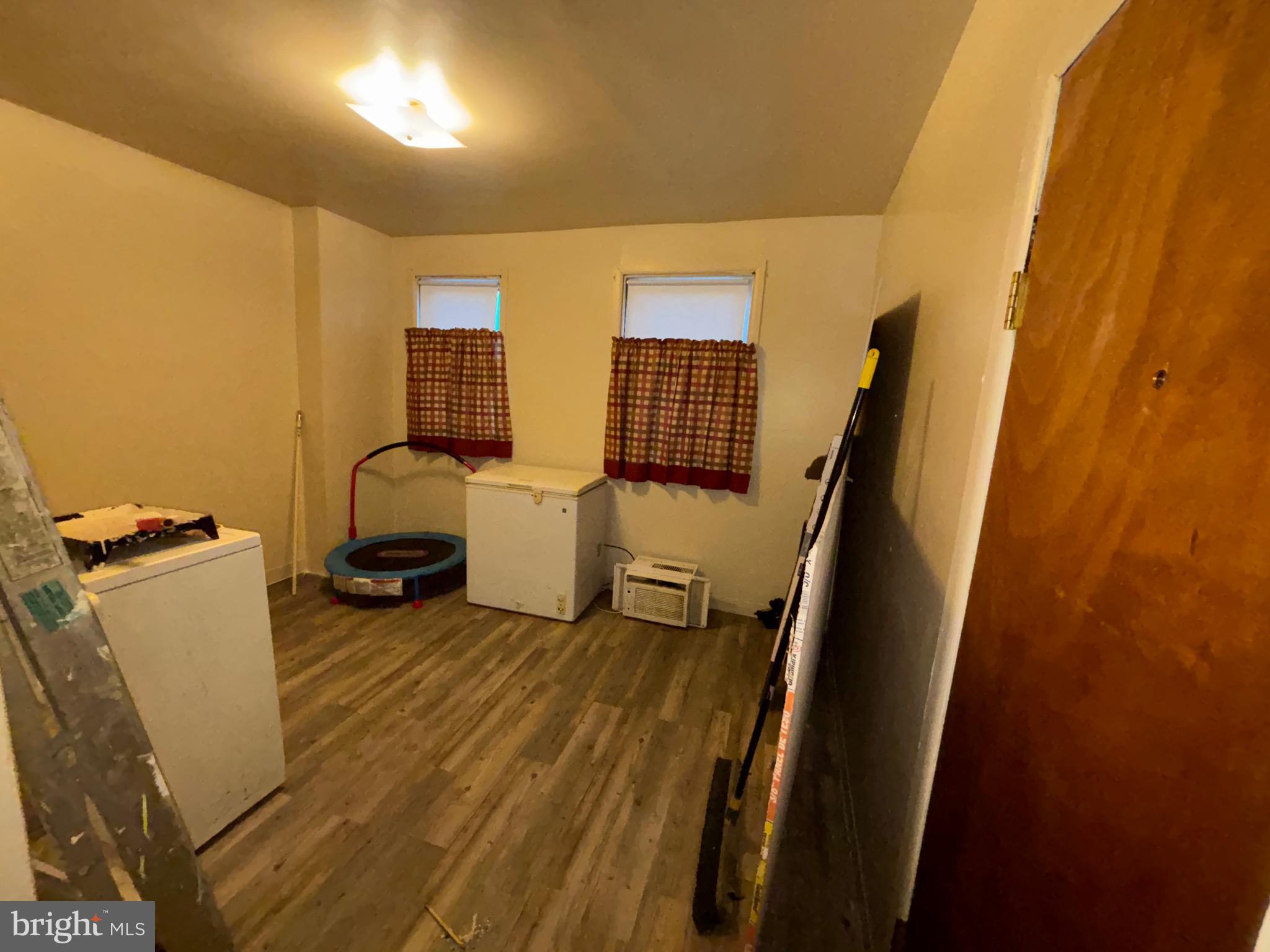 PHILADELPHIA (NORTHWEST) - Residential