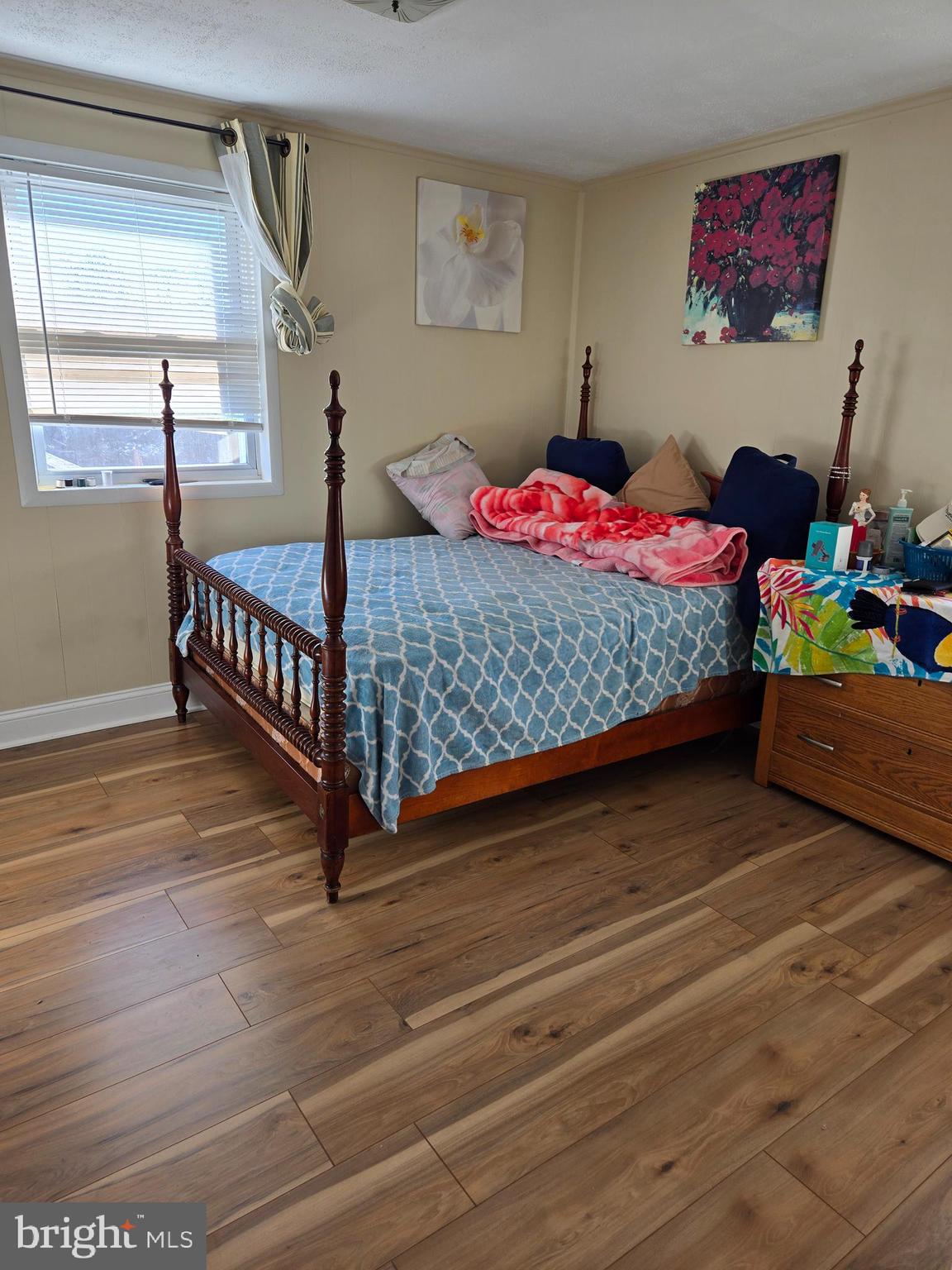 MAUGANSVILLE - Residential