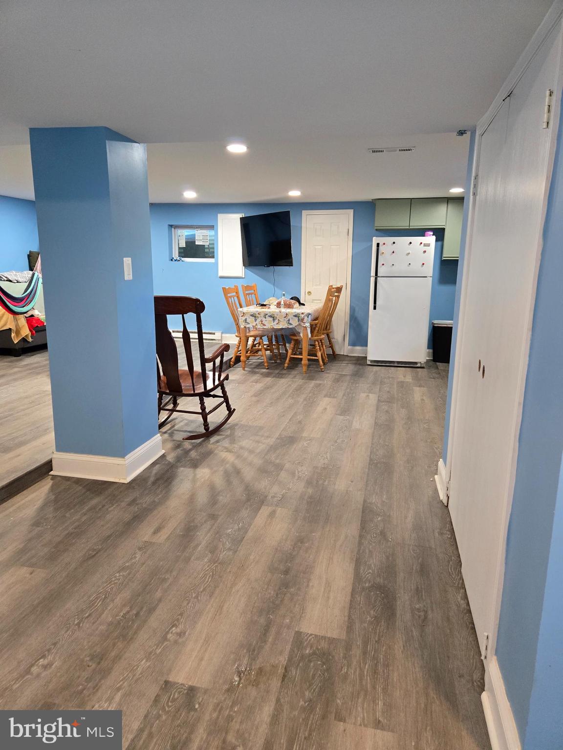 MAUGANSVILLE - Residential