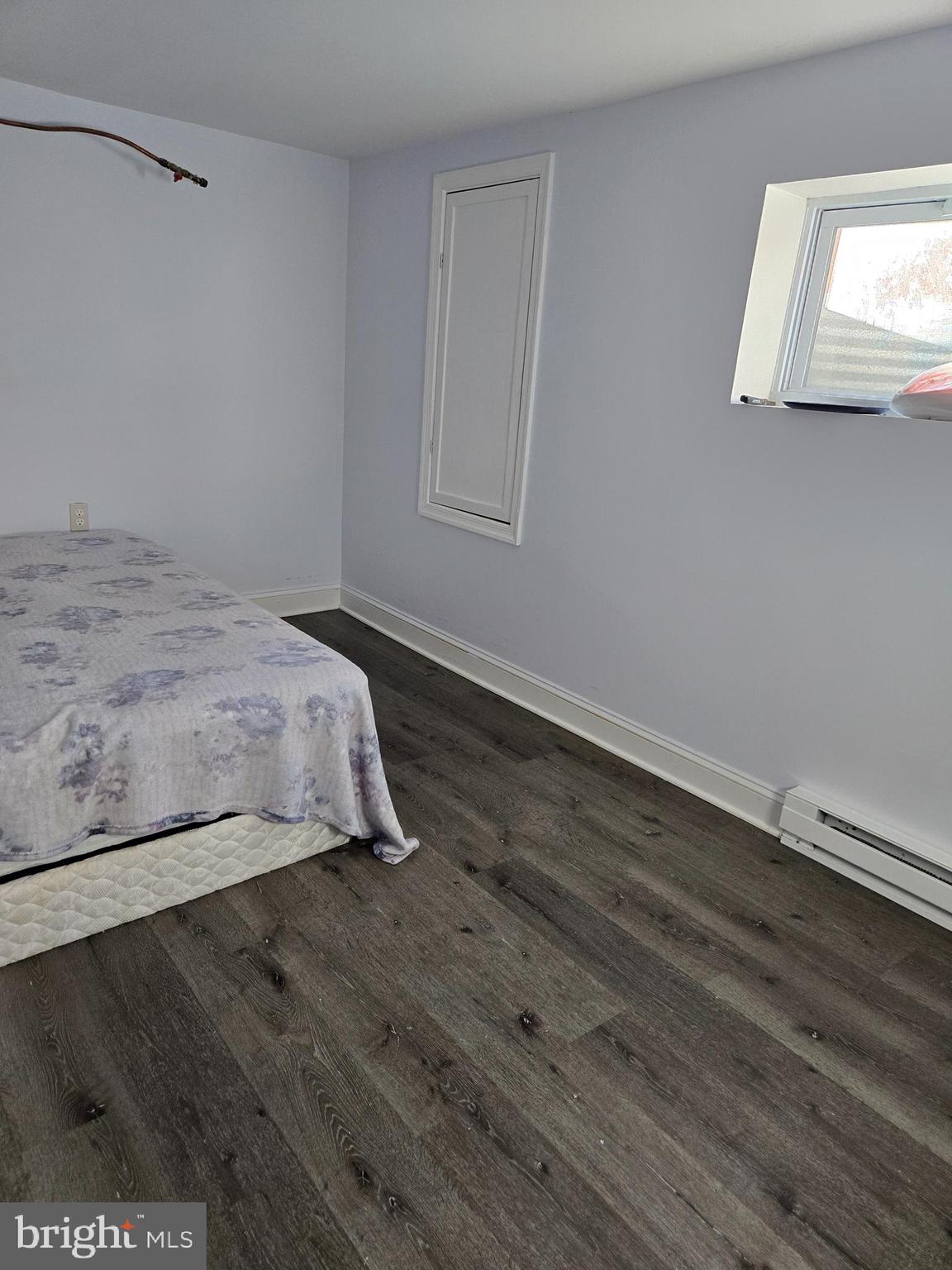 MAUGANSVILLE - Residential