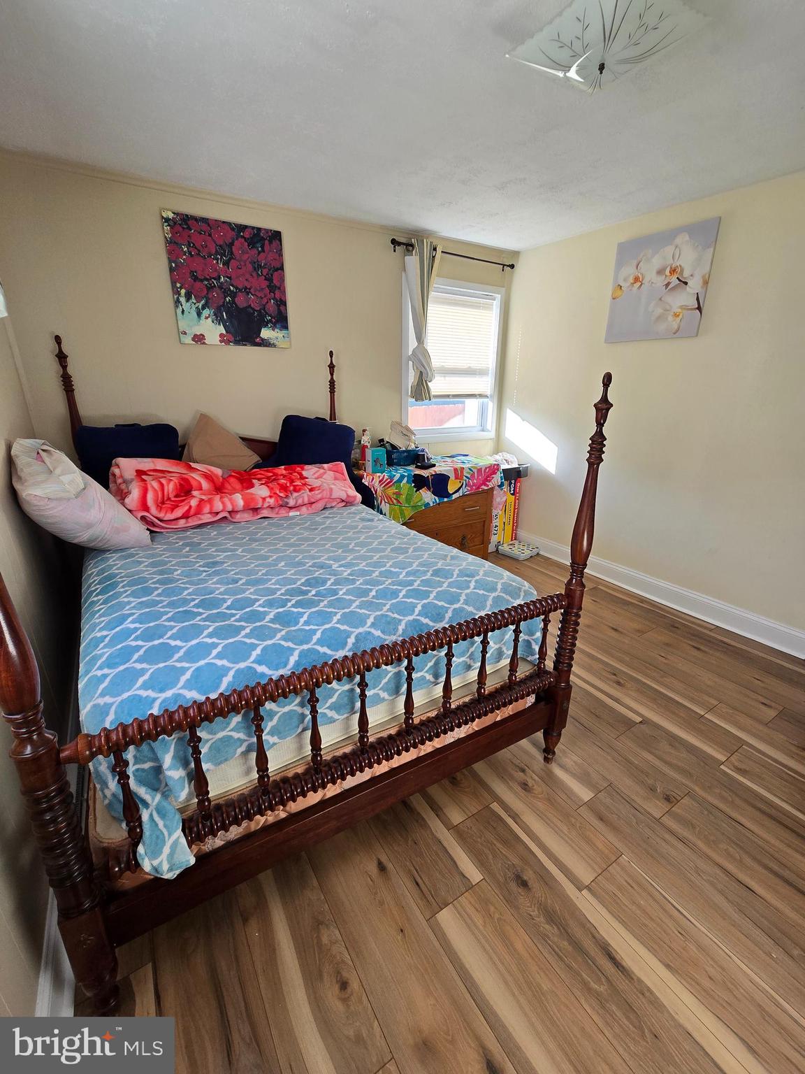 MAUGANSVILLE - Residential