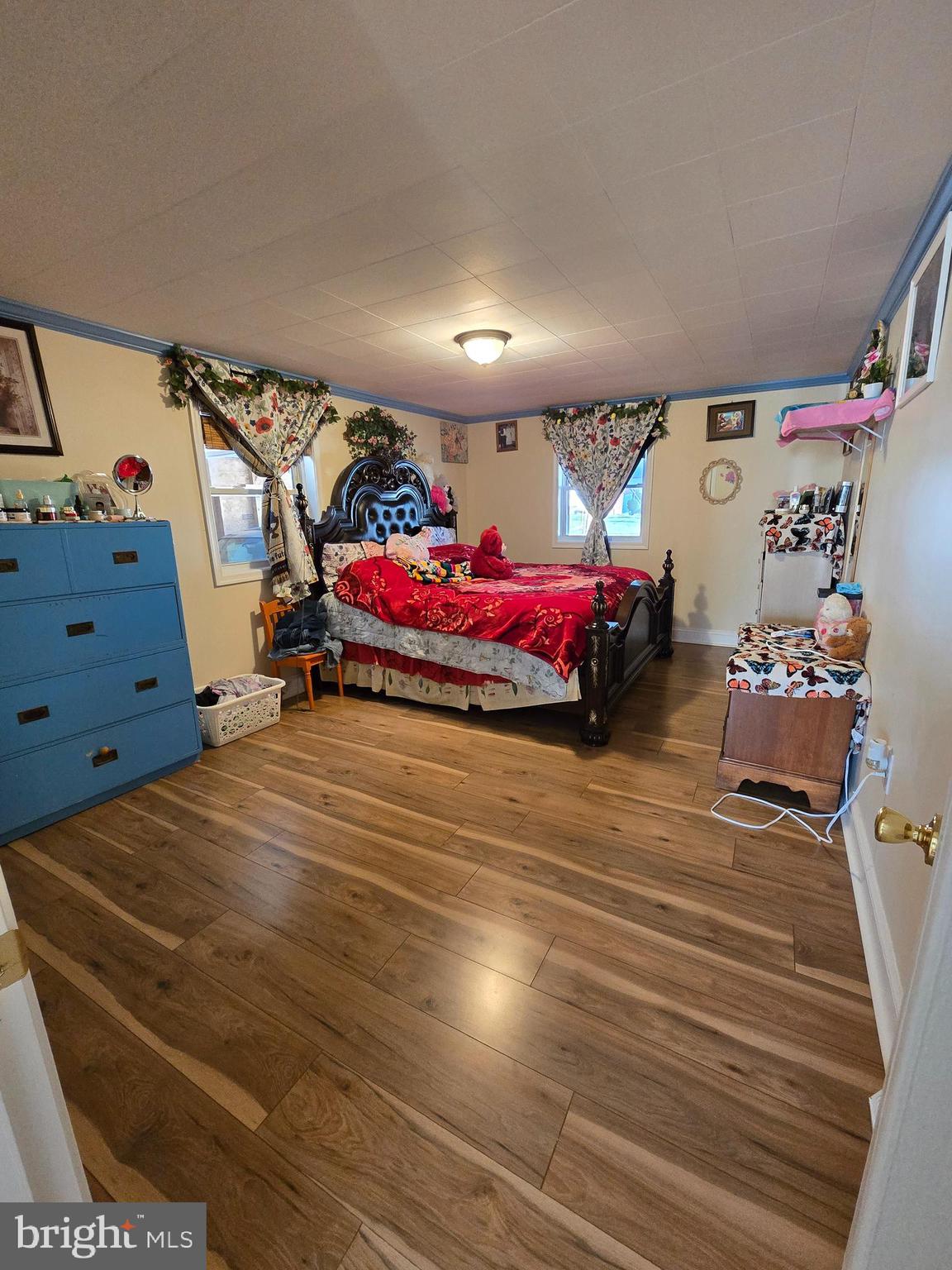 MAUGANSVILLE - Residential