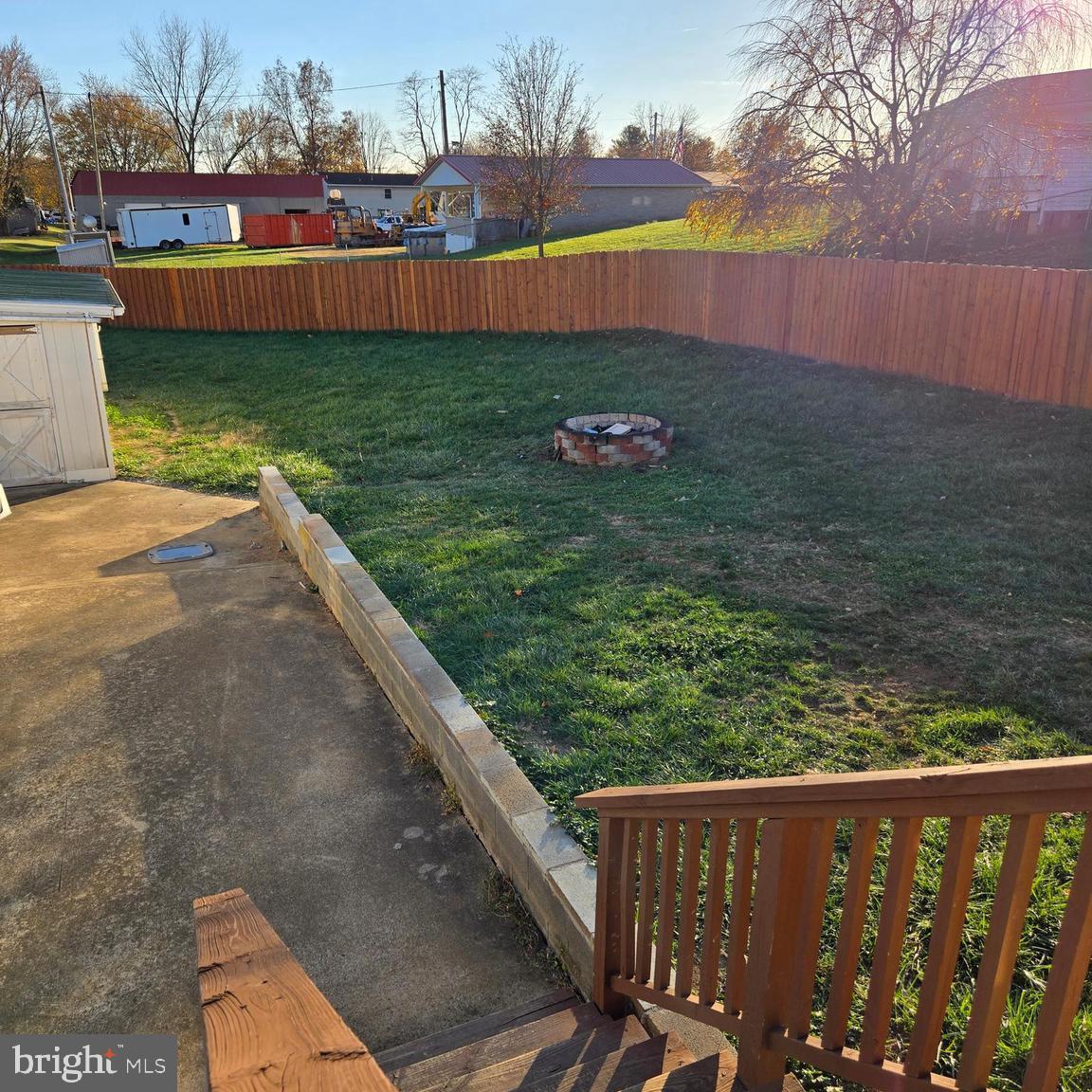 MAUGANSVILLE - Residential