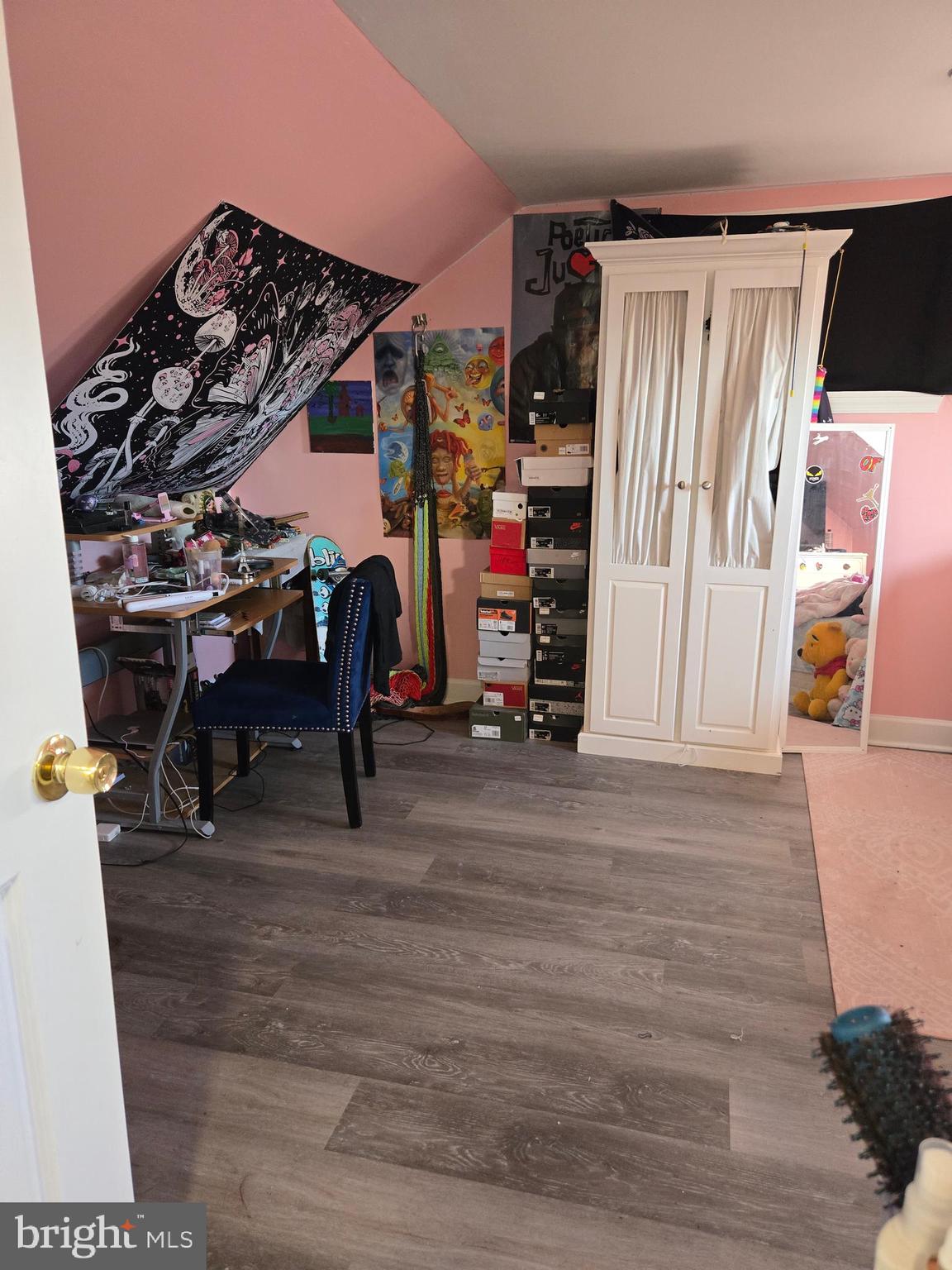 MAUGANSVILLE - Residential