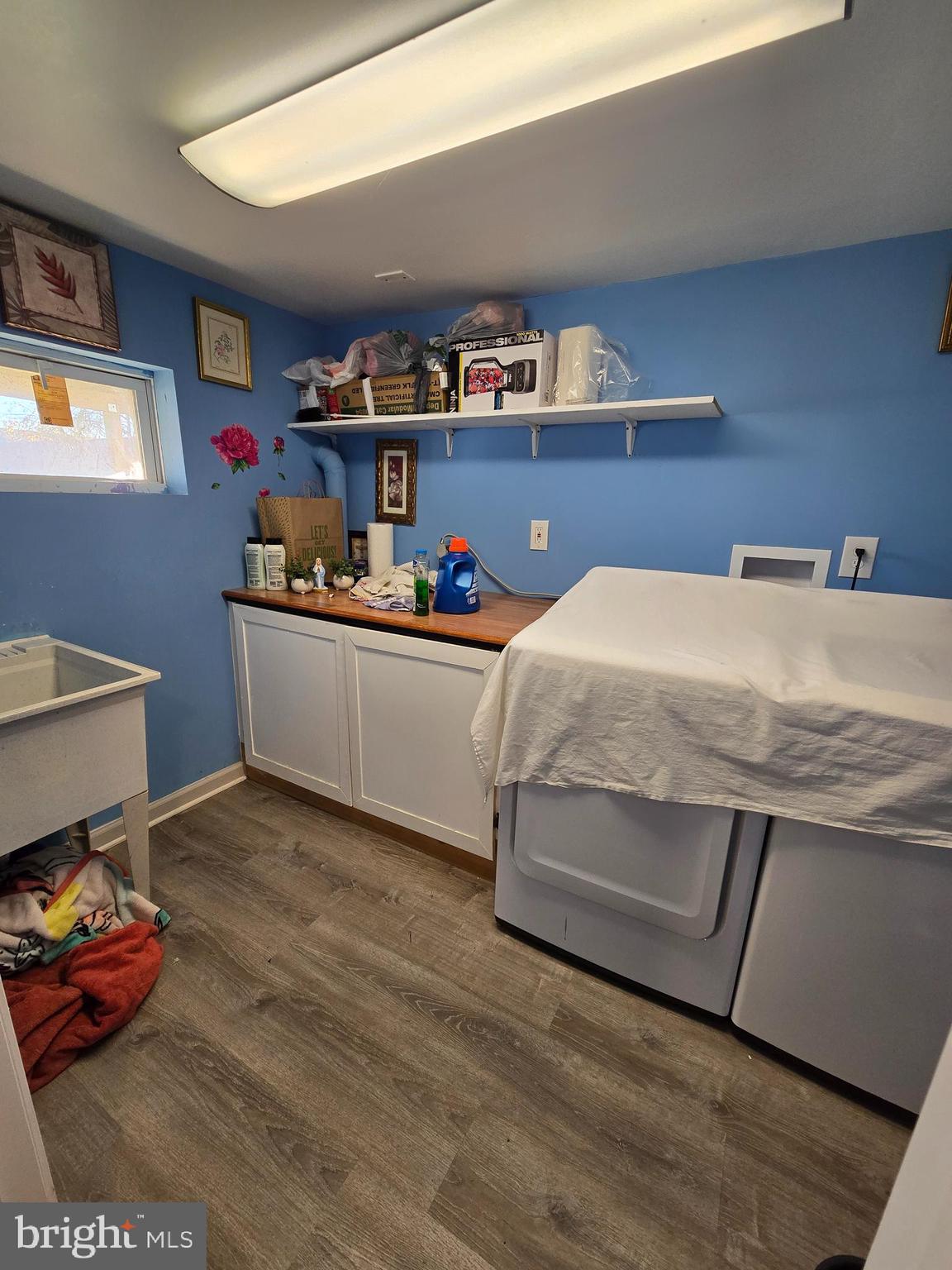 MAUGANSVILLE - Residential