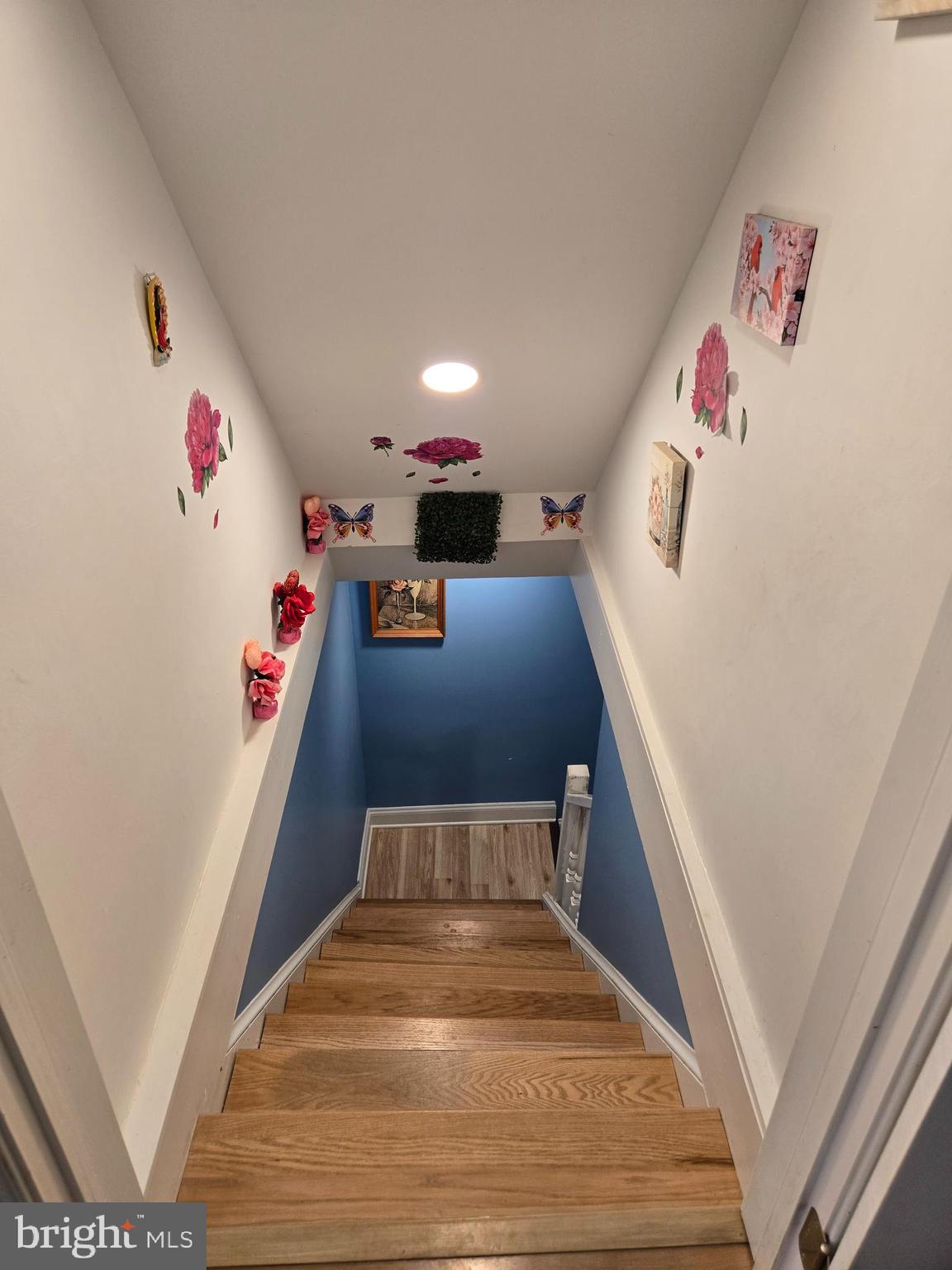 MAUGANSVILLE - Residential