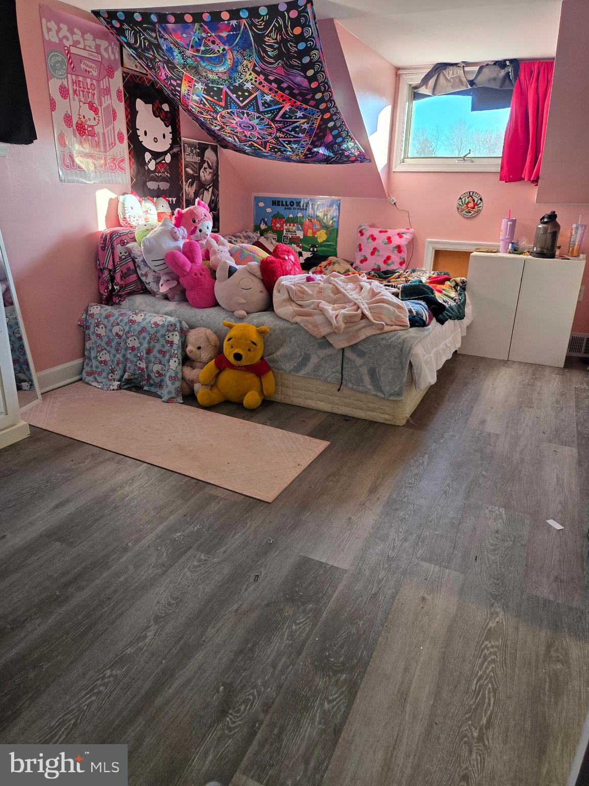 MAUGANSVILLE - Residential