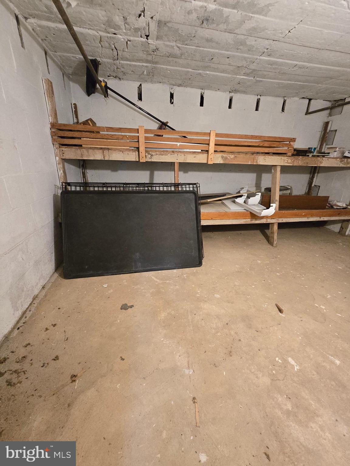 MAUGANSVILLE - Residential