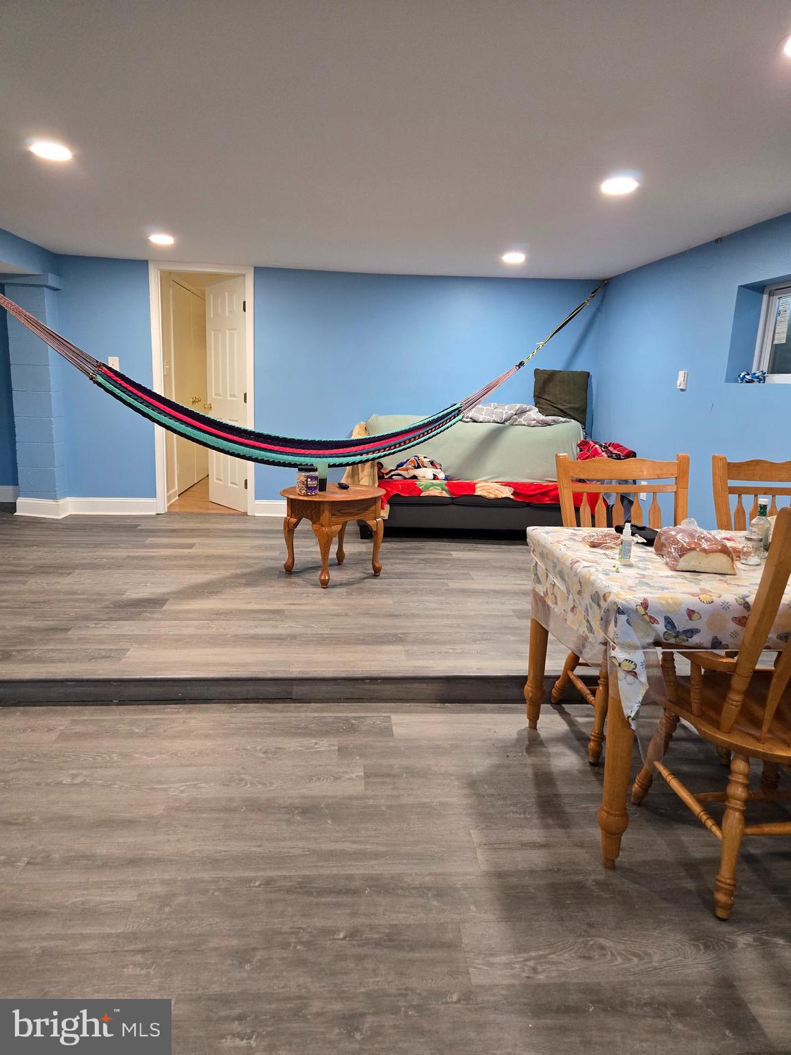 MAUGANSVILLE - Residential