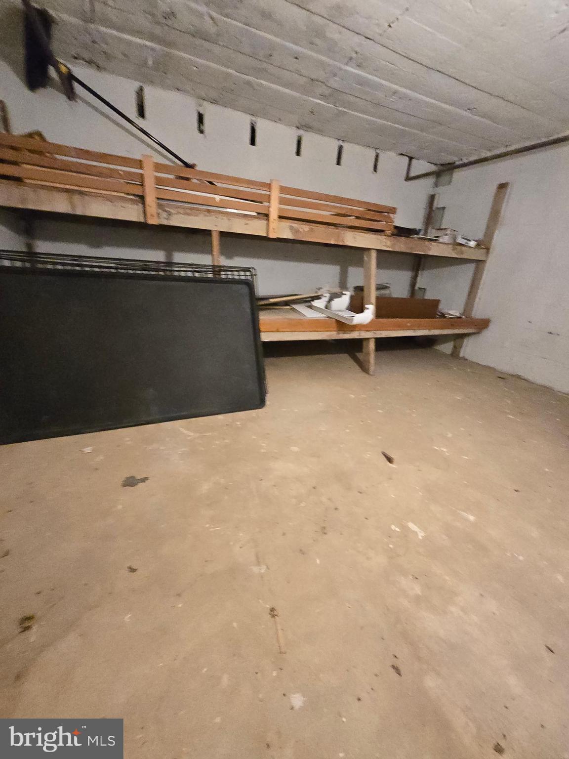 MAUGANSVILLE - Residential