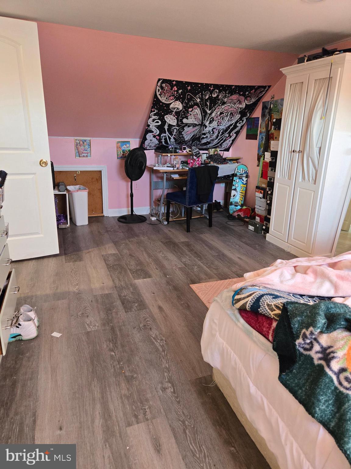 MAUGANSVILLE - Residential