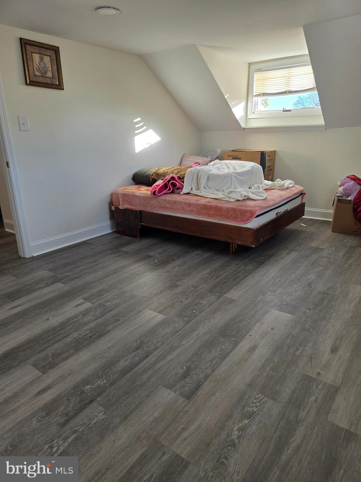 MAUGANSVILLE - Residential