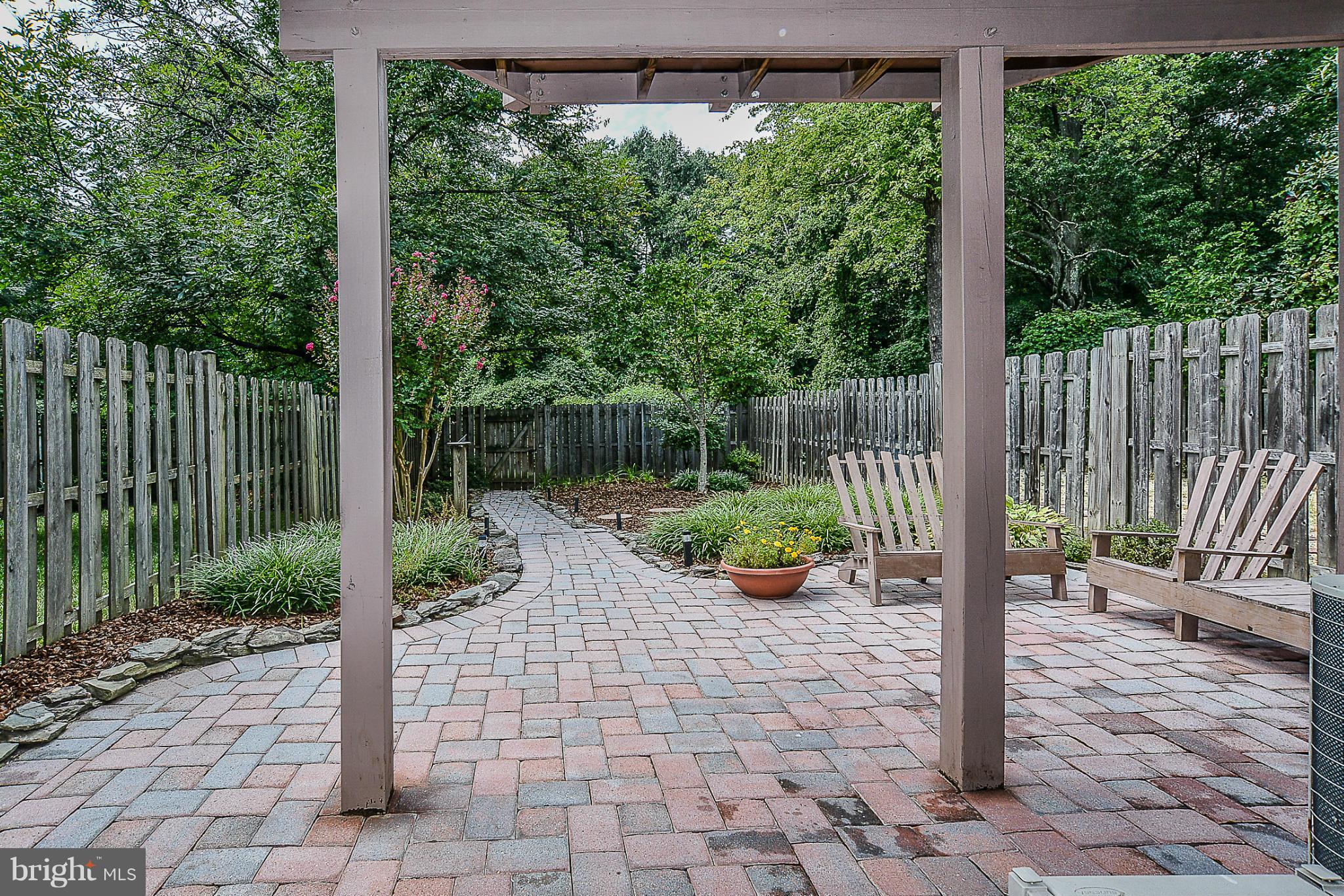 TOWNES OF MOOREFIELD - Residential Lease