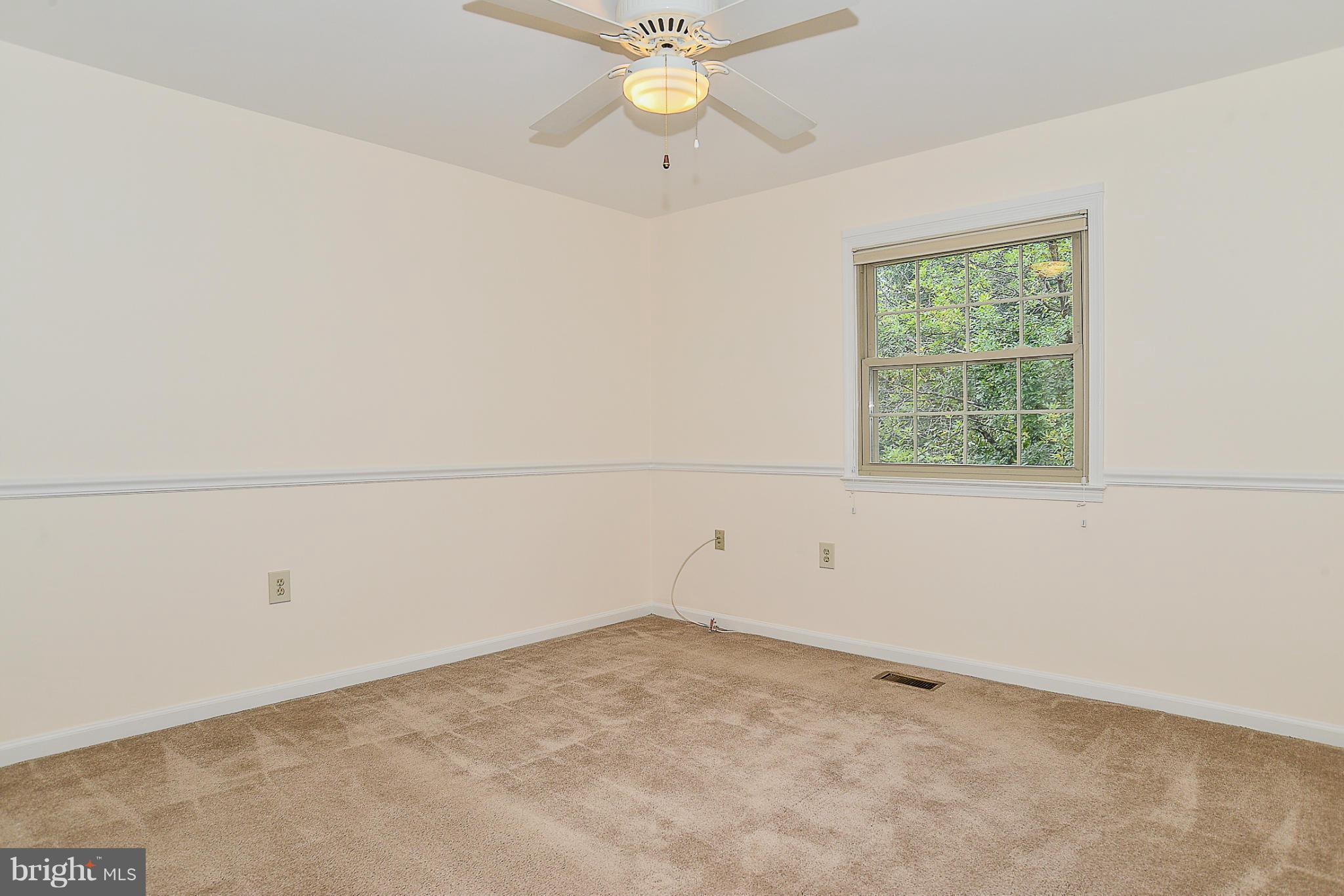 TOWNES OF MOOREFIELD - Residential Lease