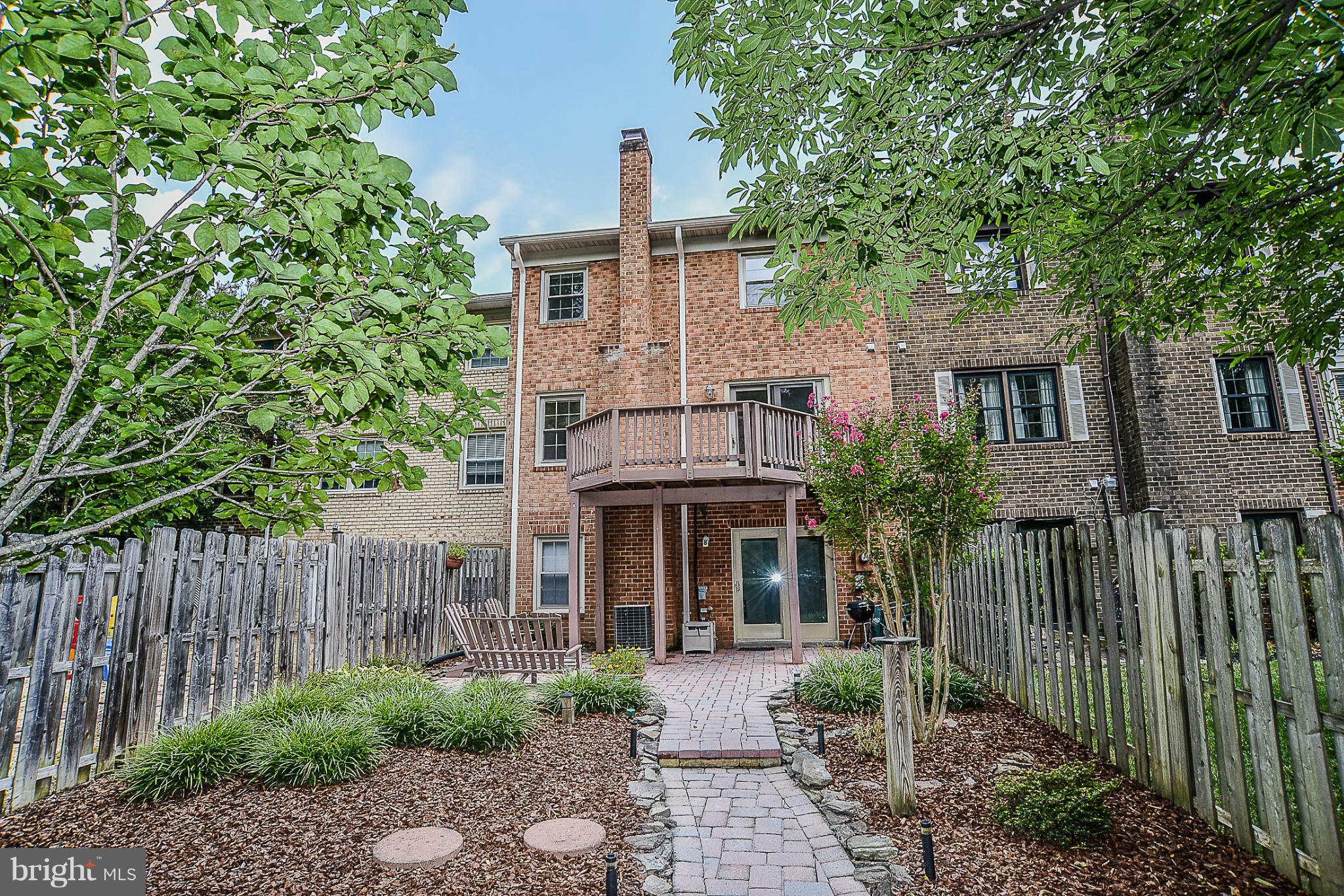 TOWNES OF MOOREFIELD - Residential Lease