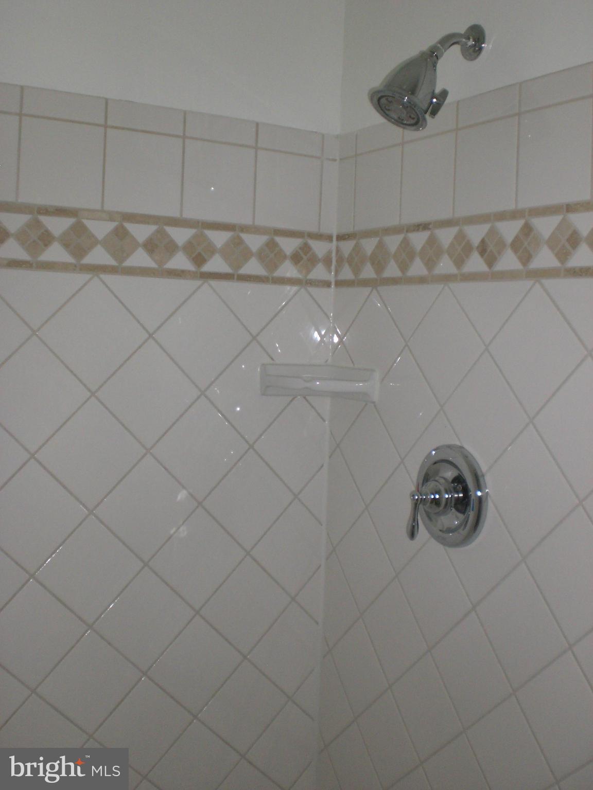 TOWNES OF MOOREFIELD - Residential Lease