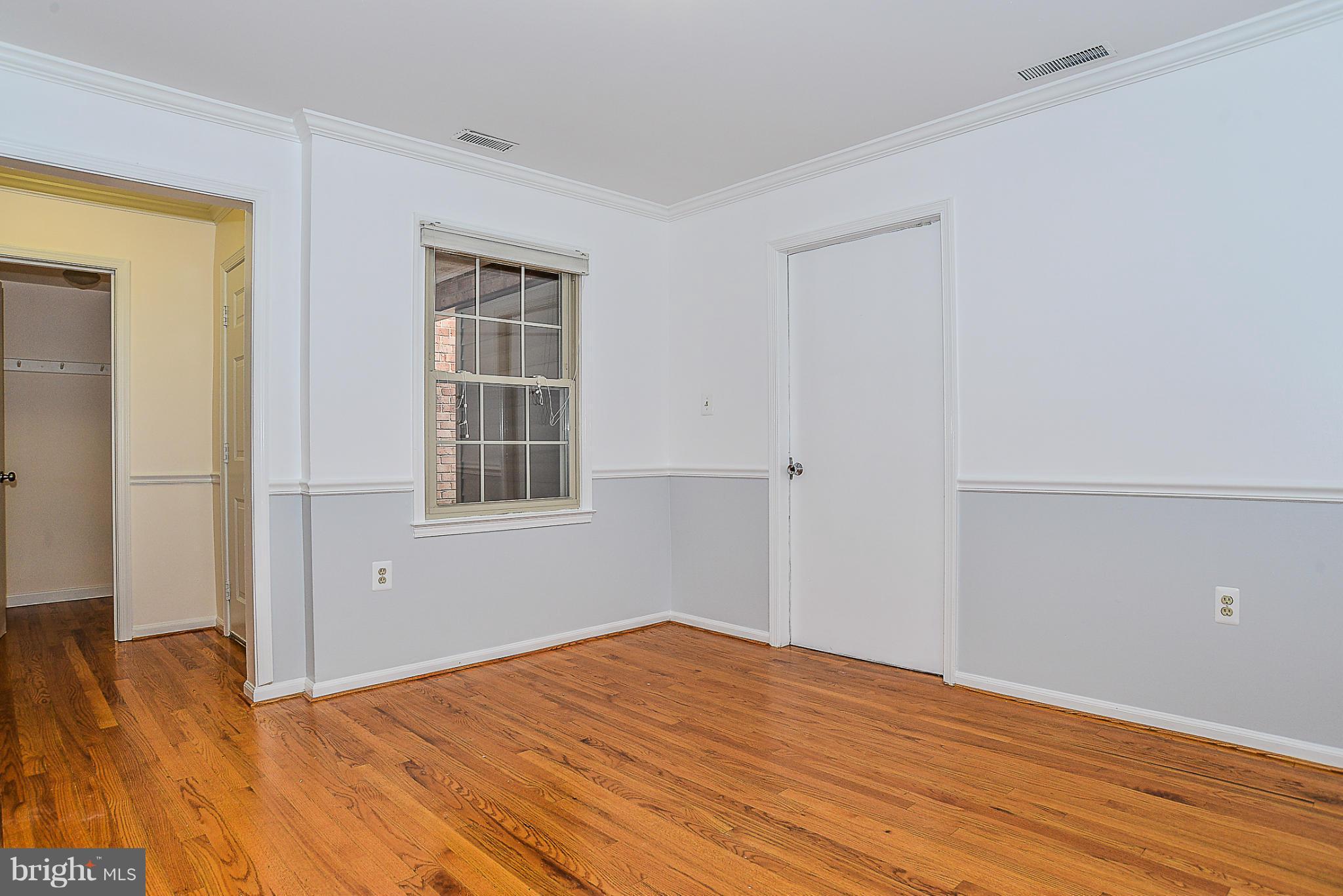 TOWNES OF MOOREFIELD - Residential Lease