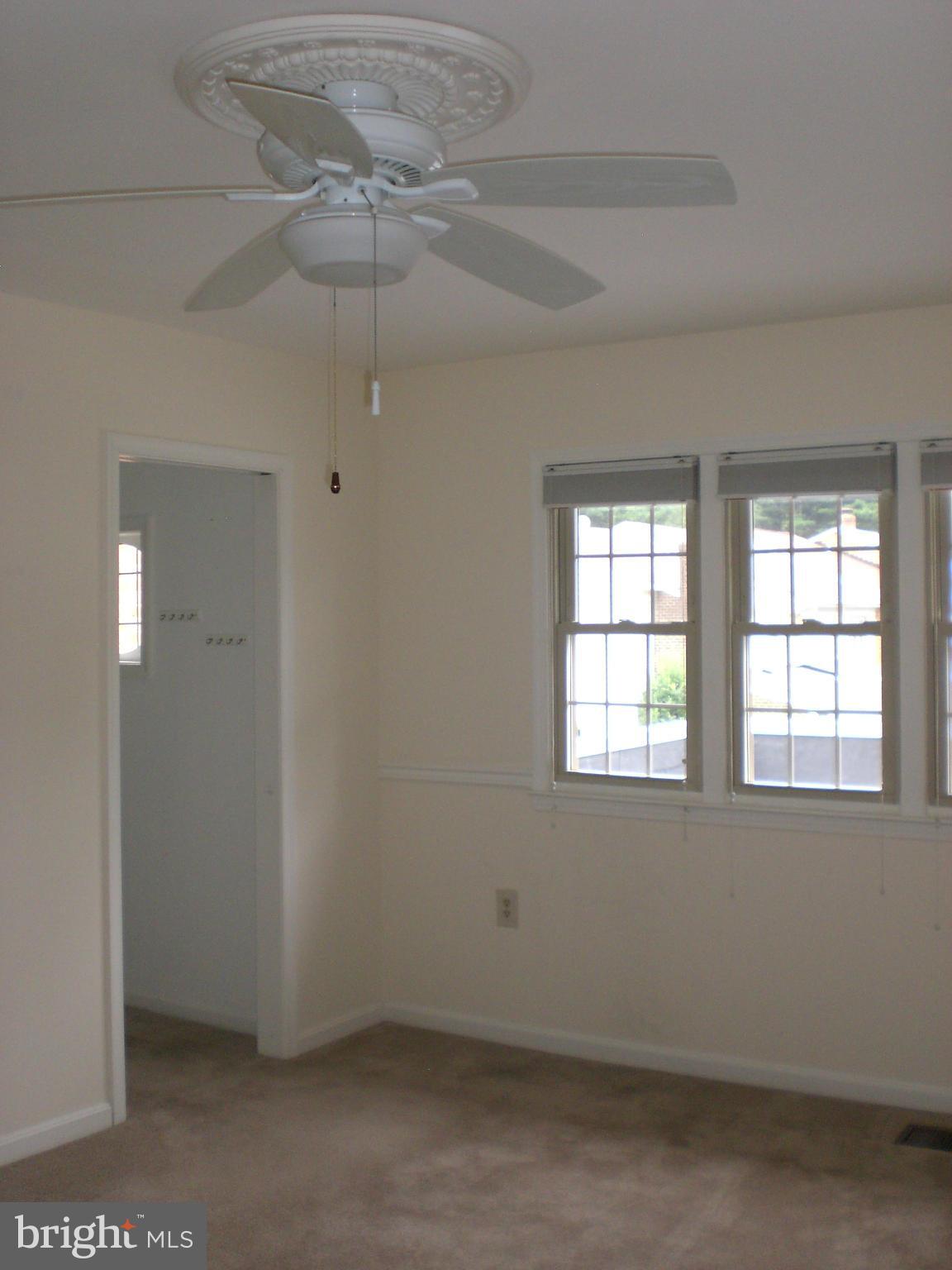 TOWNES OF MOOREFIELD - Residential Lease