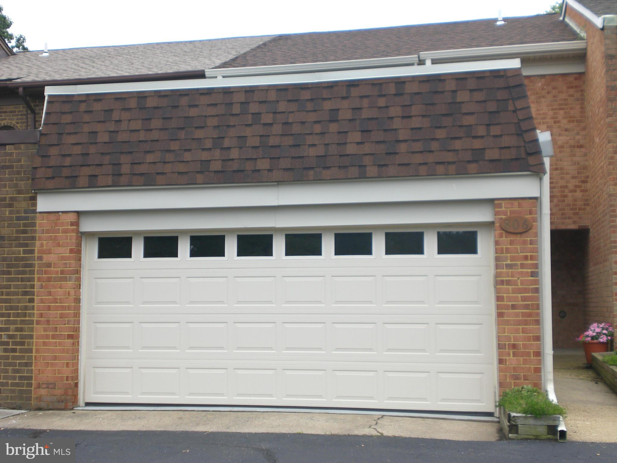 TOWNES OF MOOREFIELD - Residential Lease