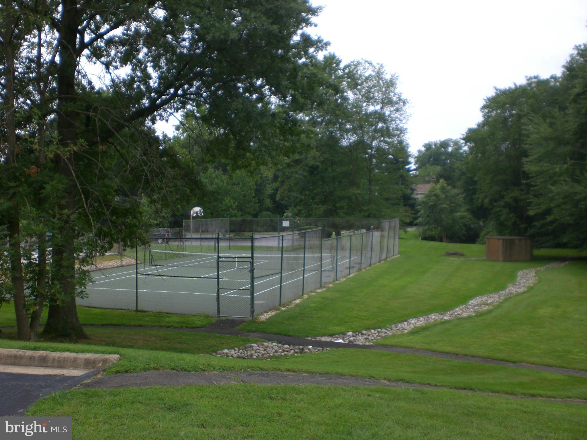 TOWNES OF MOOREFIELD - Residential Lease