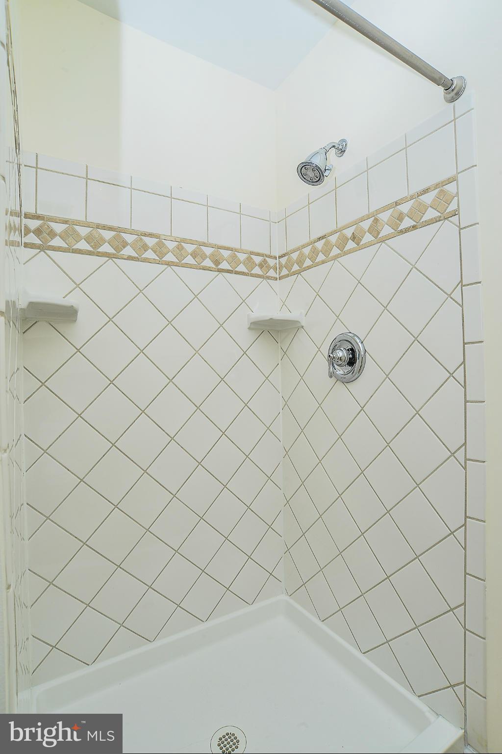 TOWNES OF MOOREFIELD - Residential Lease