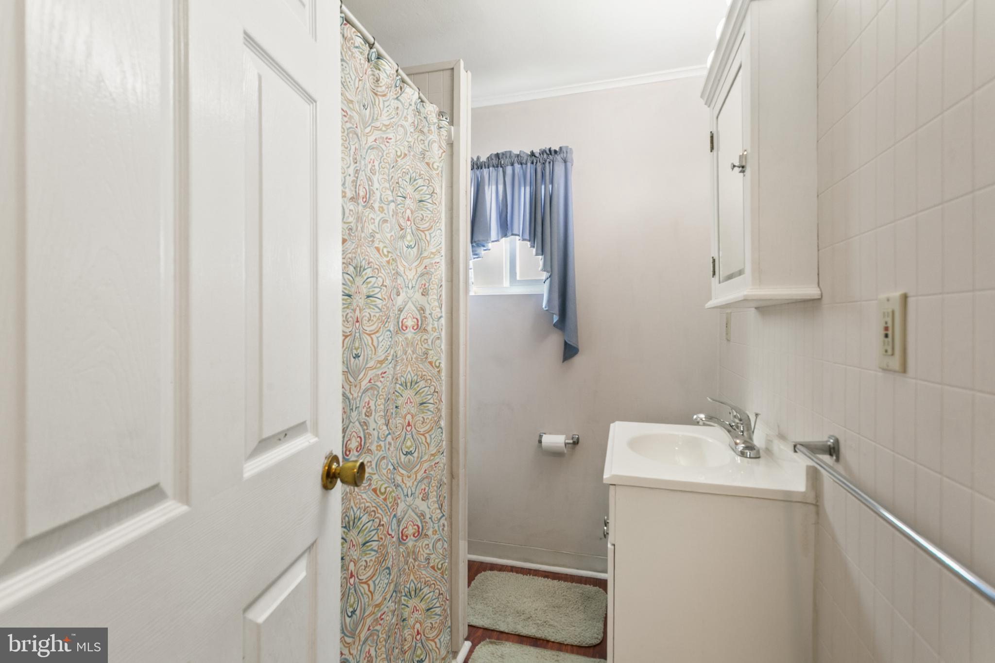 VILLAGE GREEN - Residential