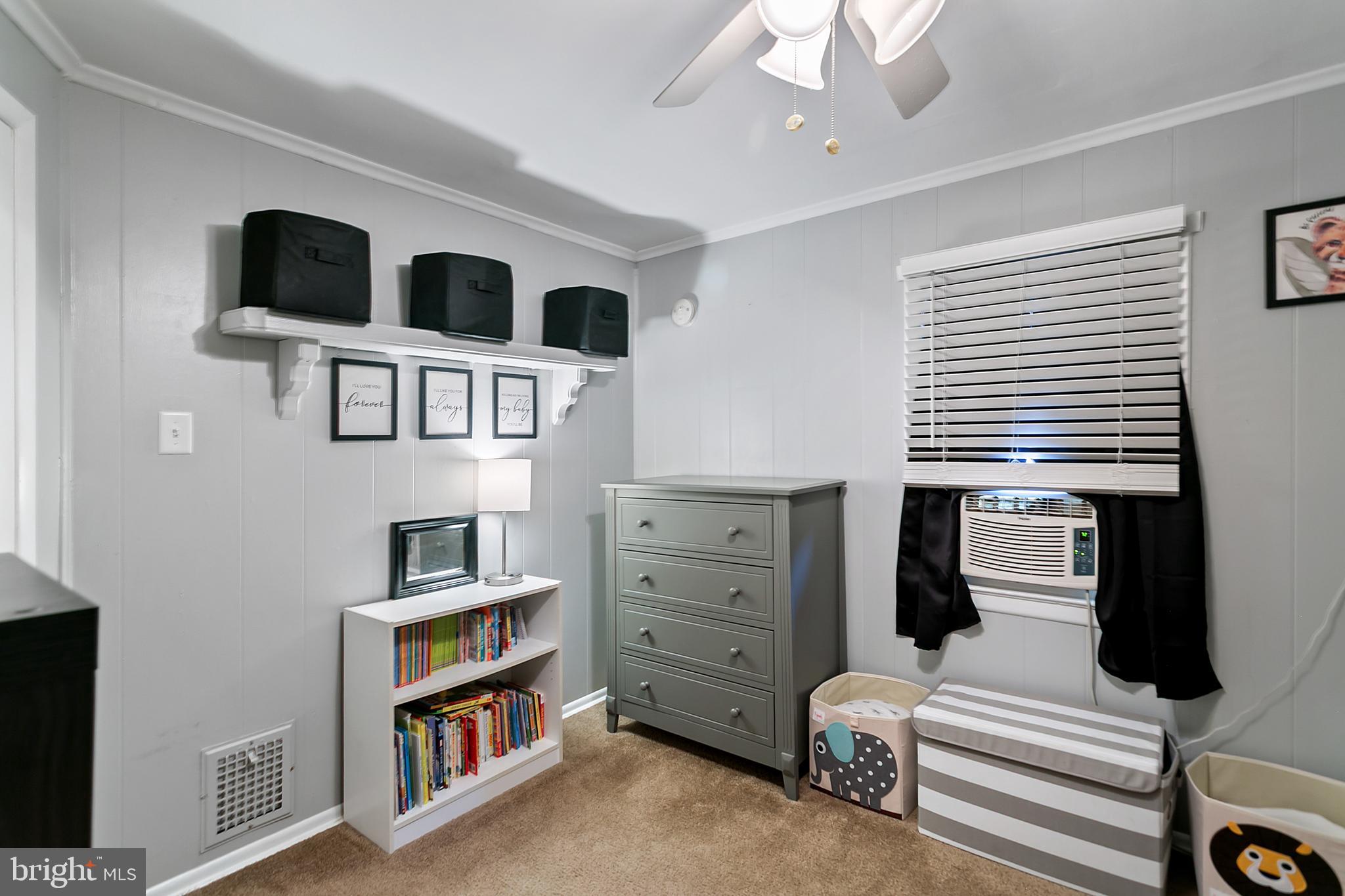 VILLAGE GREEN - Residential