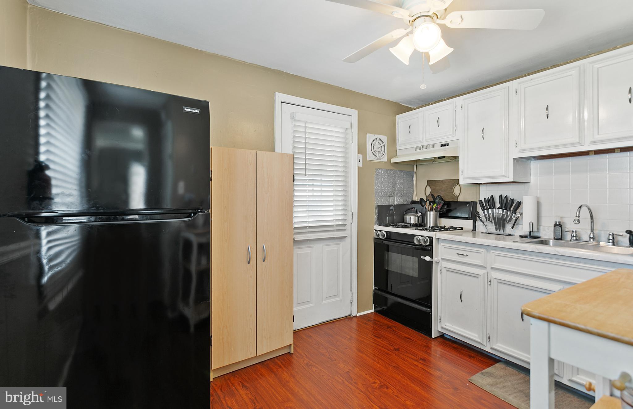 VILLAGE GREEN - Residential