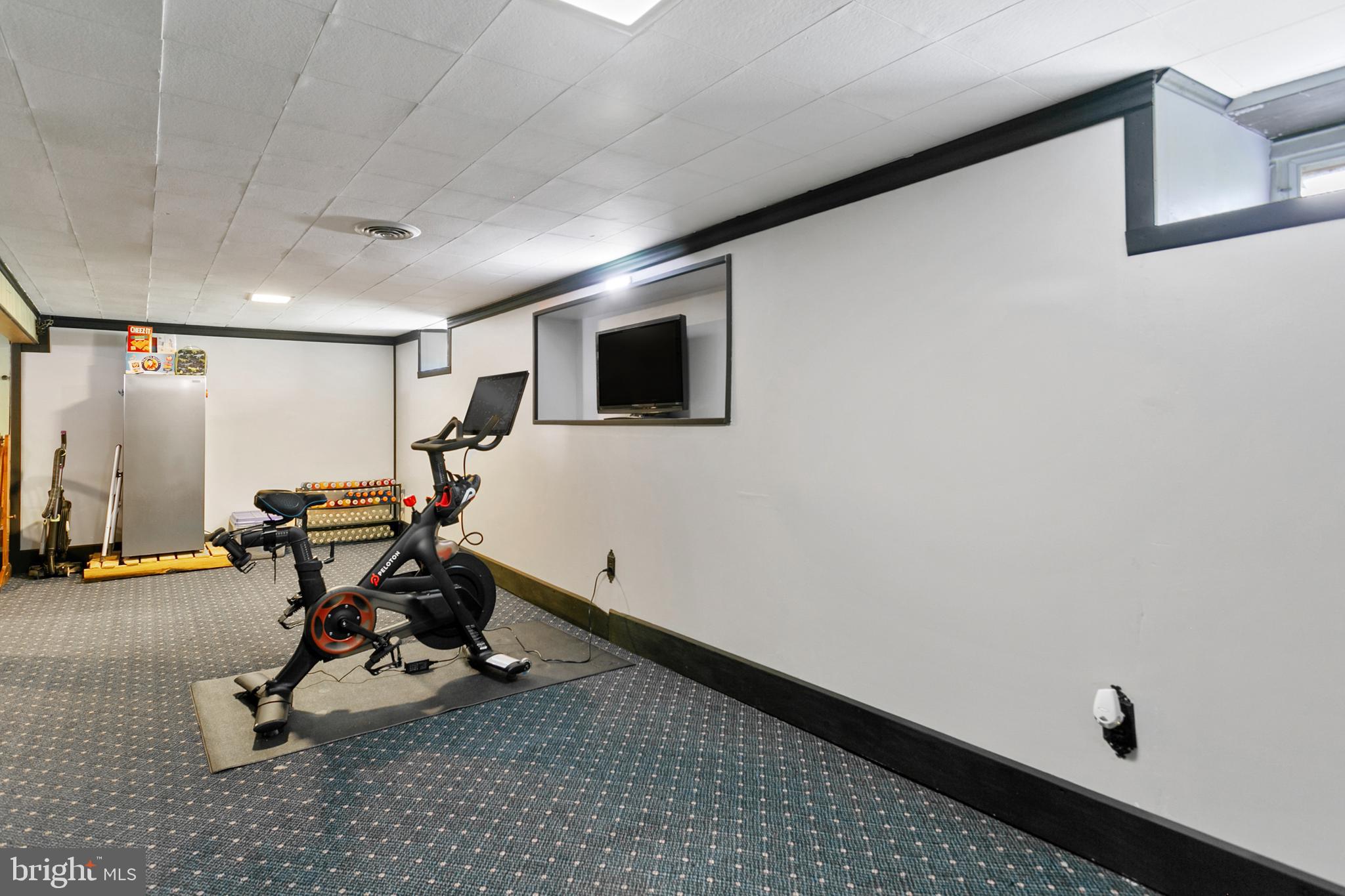 VILLAGE GREEN - Residential