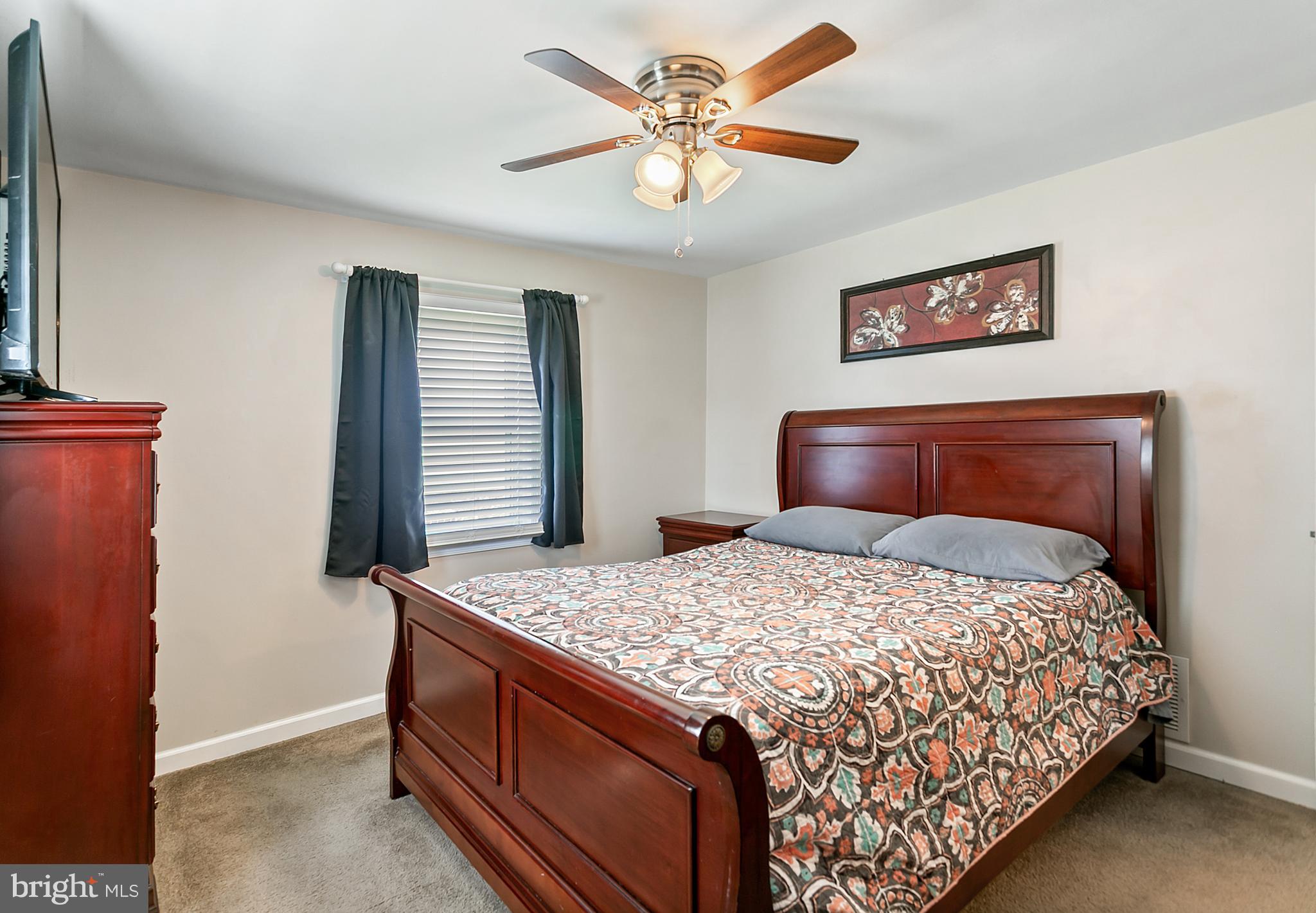 VILLAGE GREEN - Residential