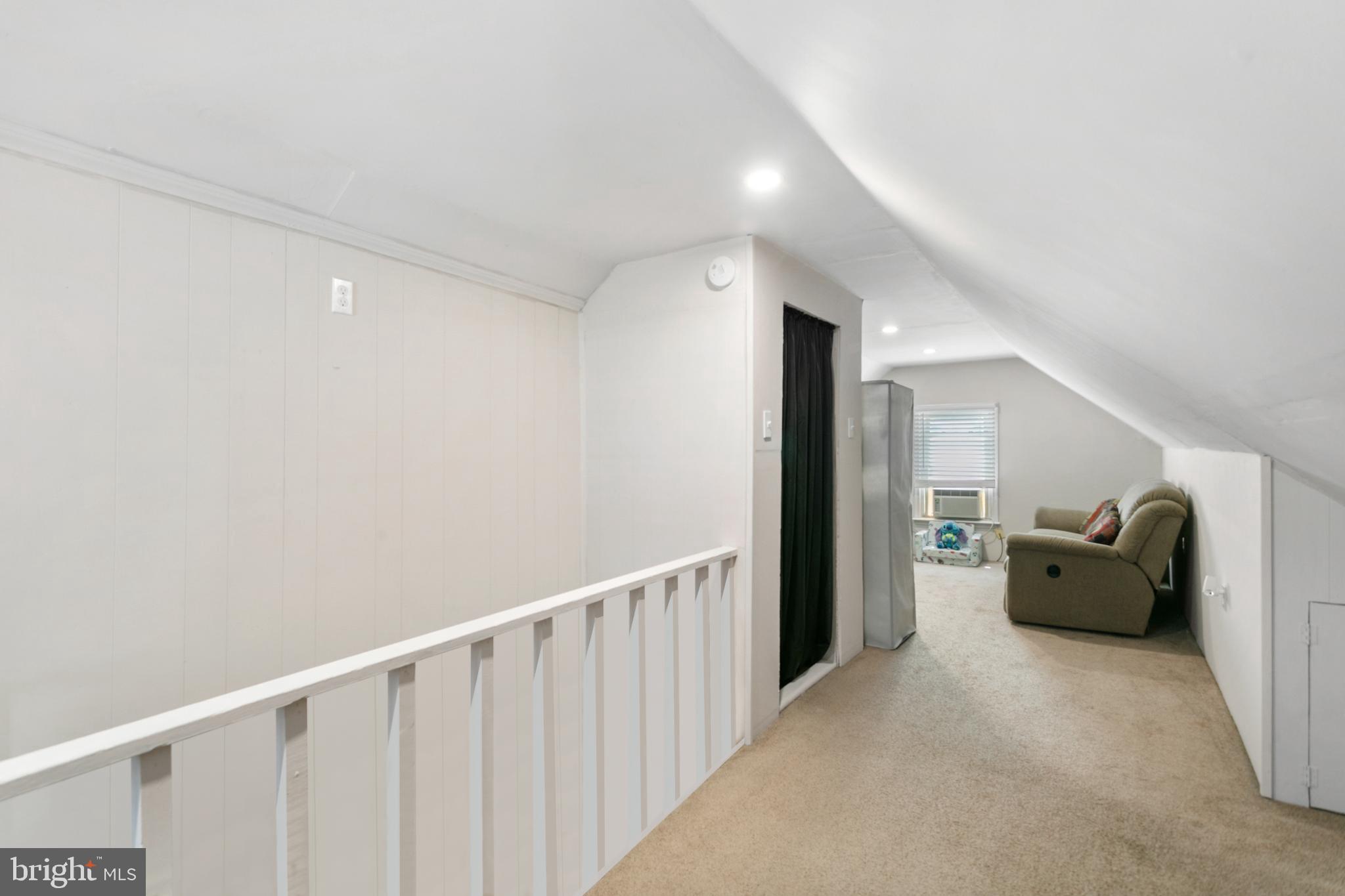 VILLAGE GREEN - Residential