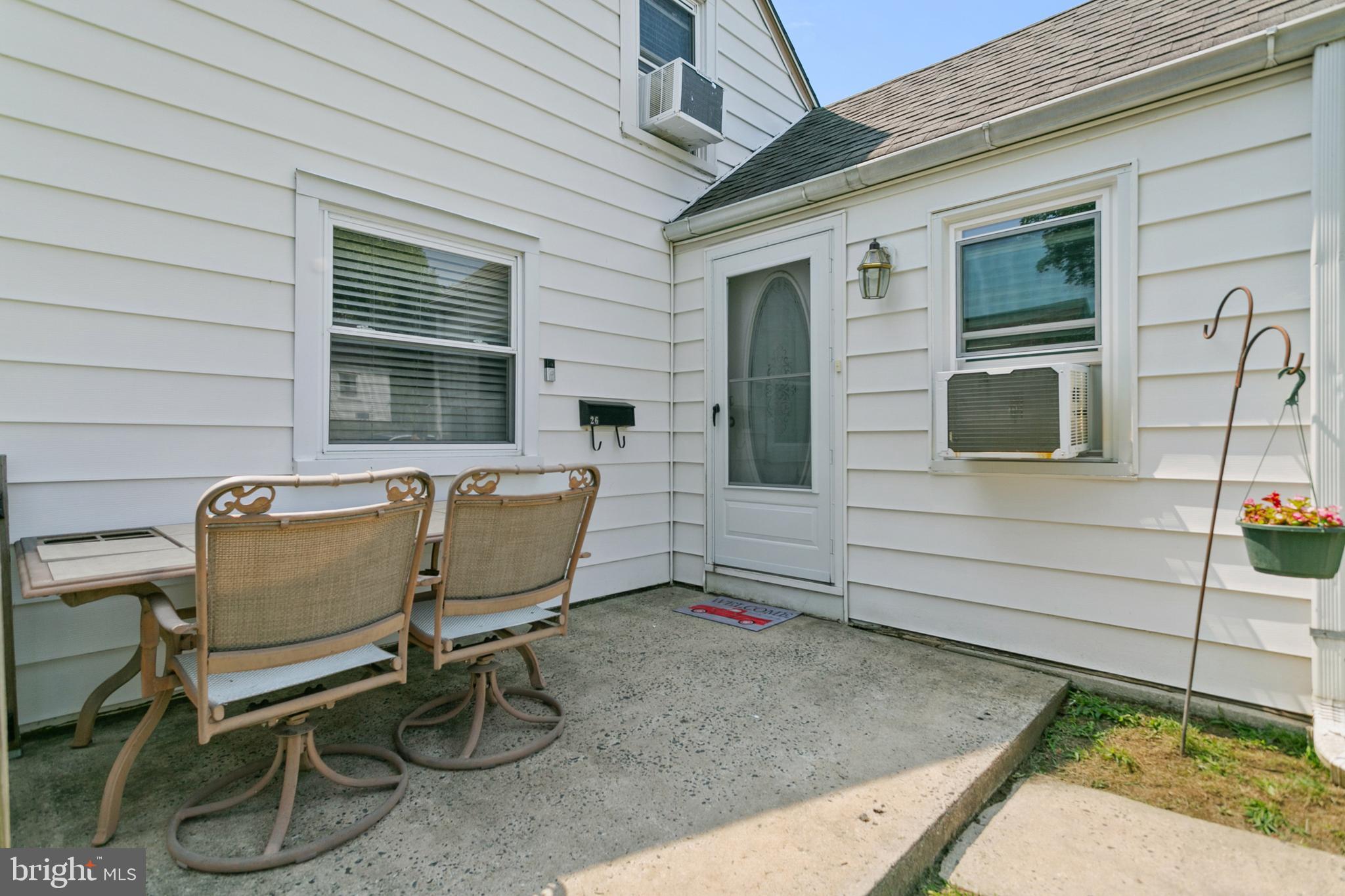 VILLAGE GREEN - Residential