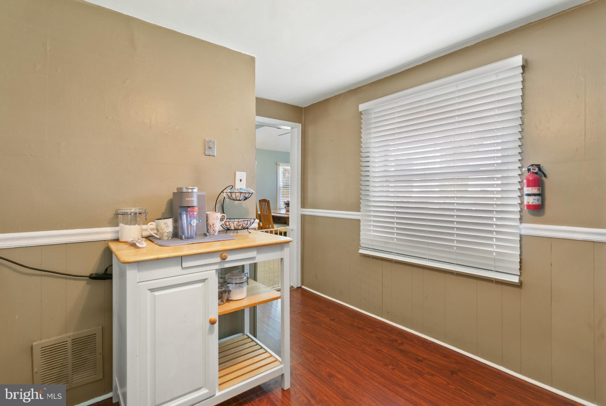 VILLAGE GREEN - Residential