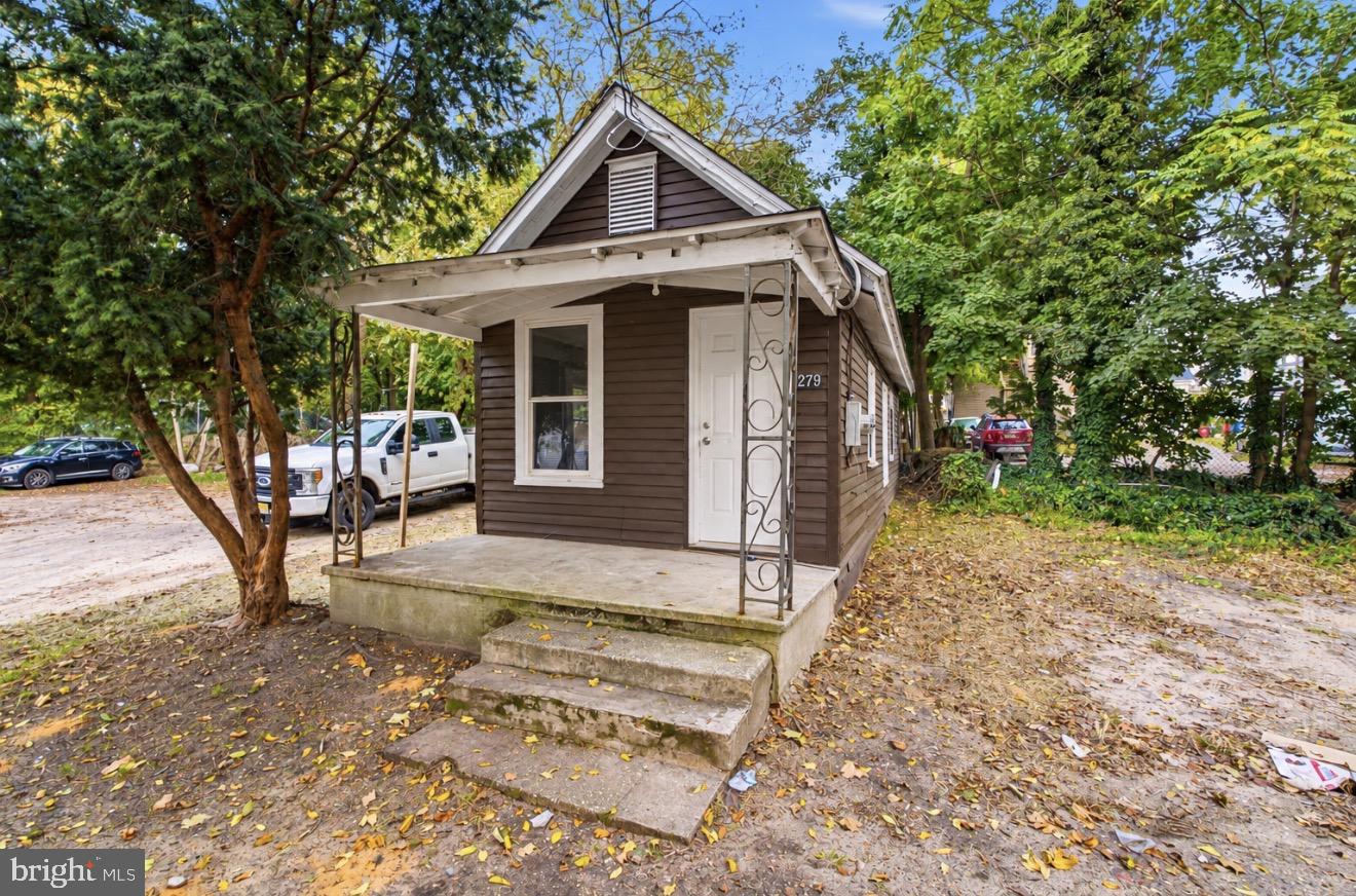 285 N LAUREL STREET