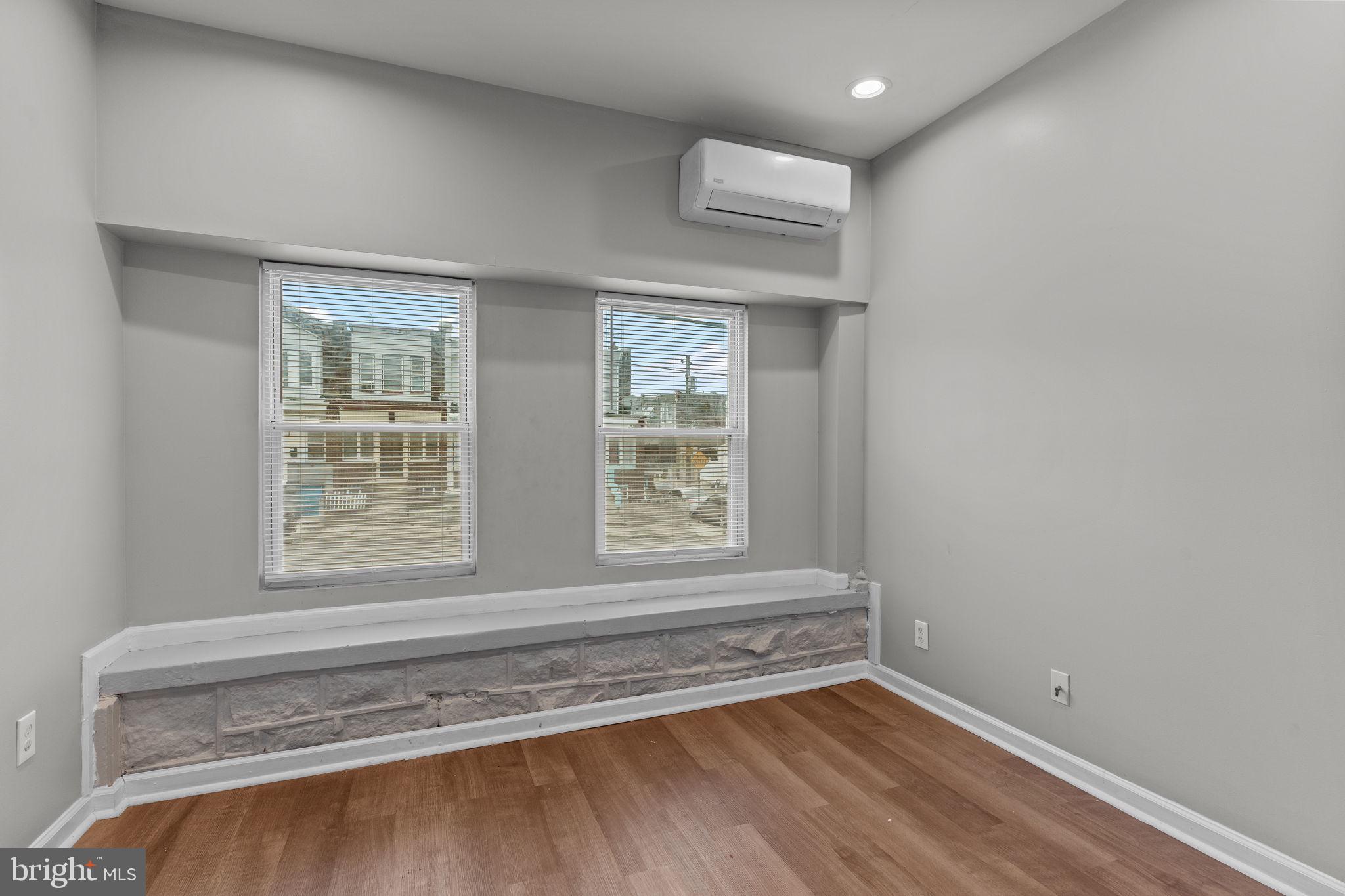 HARROWGATE - Residential