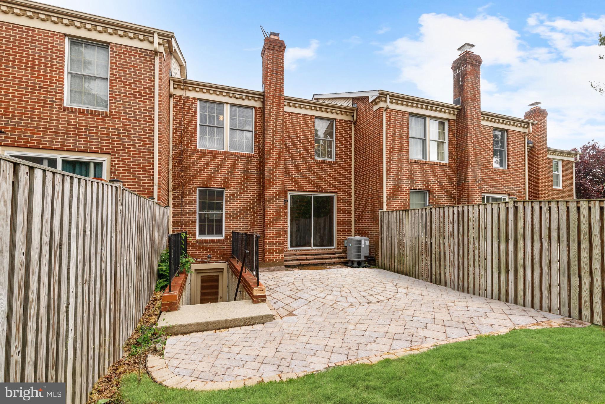 VILLAGE OF HARPERS CHOICE - Residential