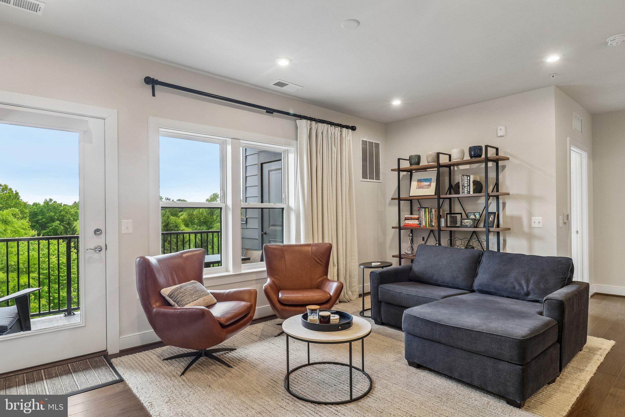 TOWER OAKS - Residential