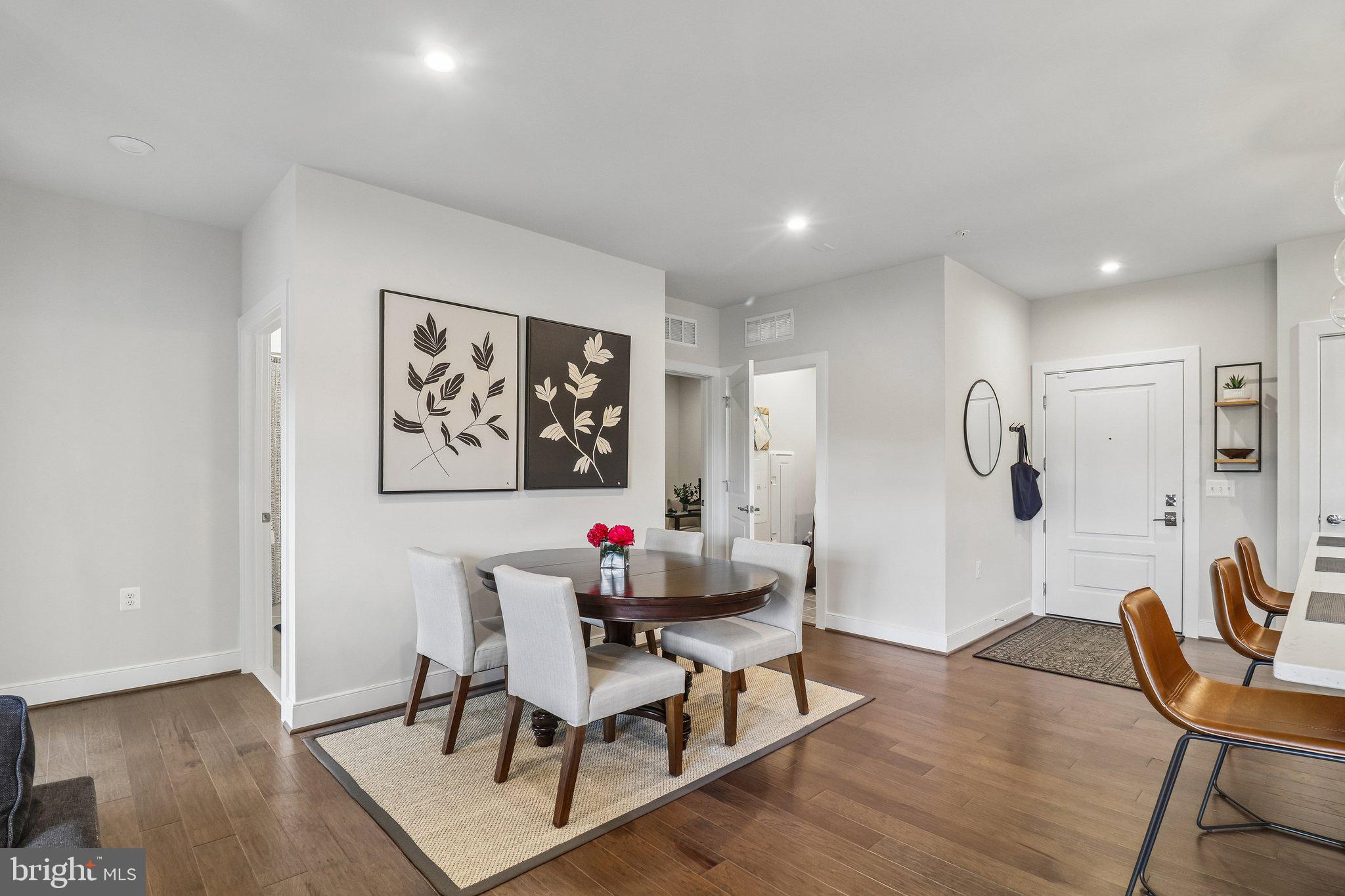 TOWER OAKS - Residential