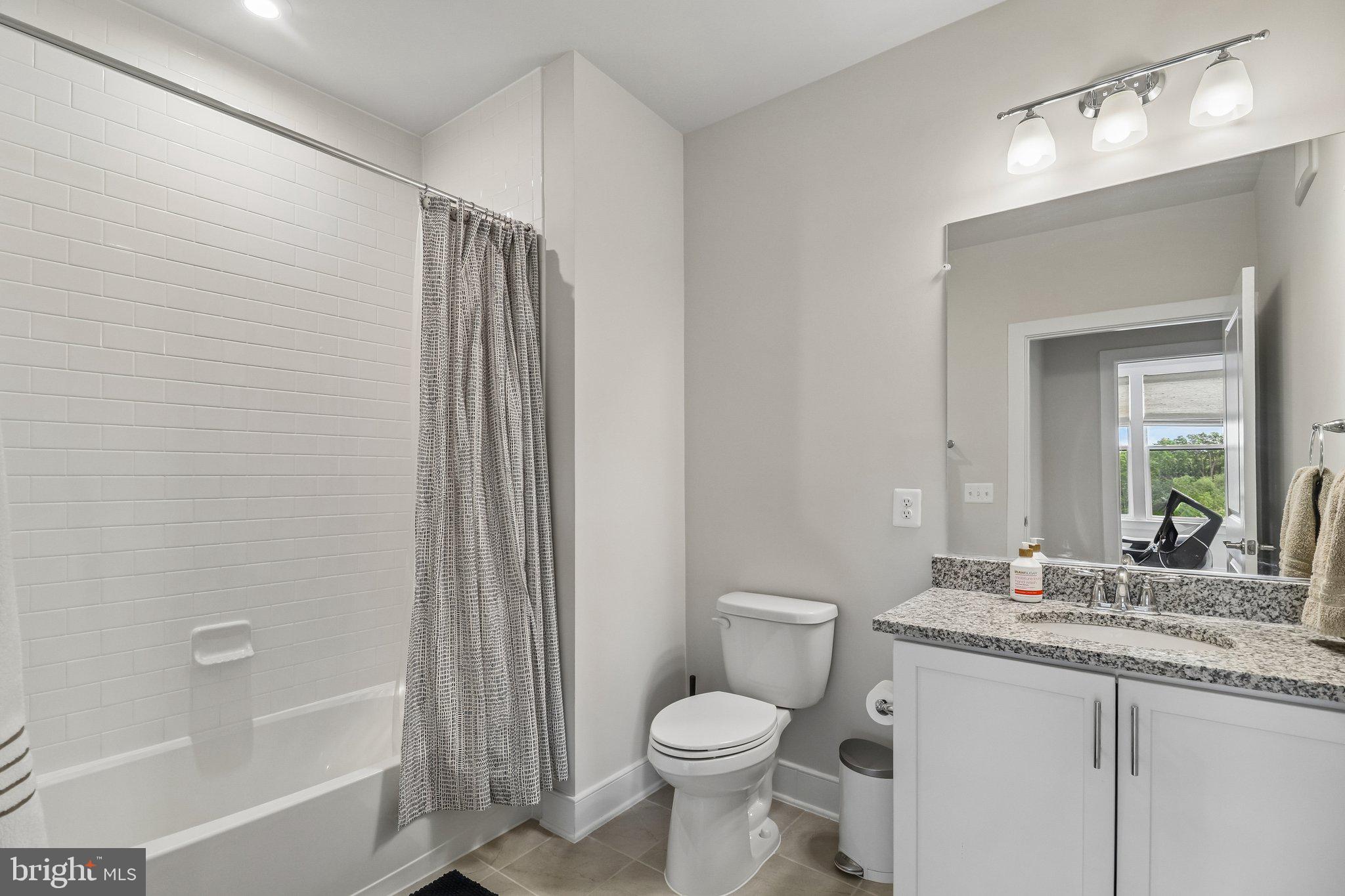 TOWER OAKS - Residential