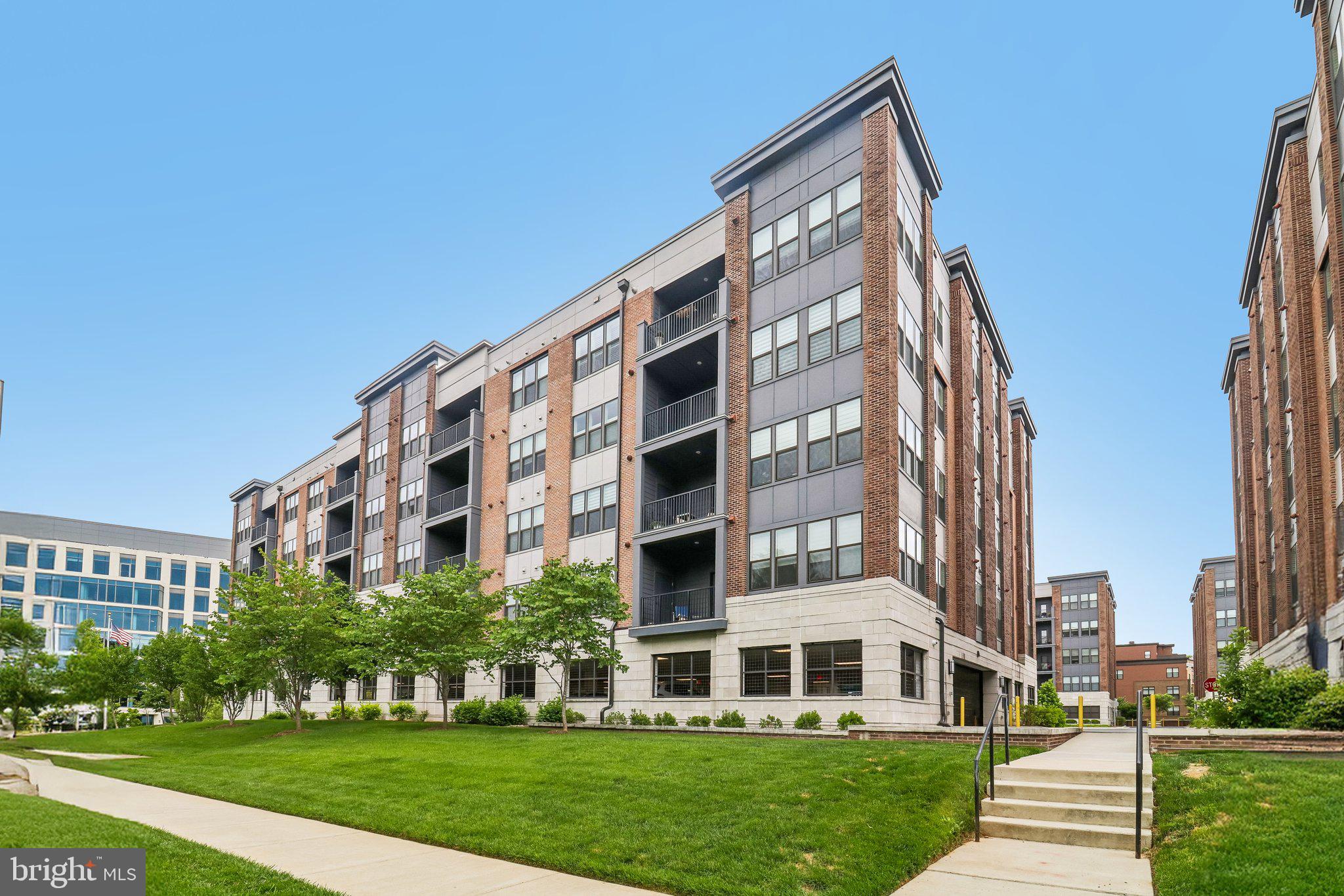 TOWER OAKS - Residential