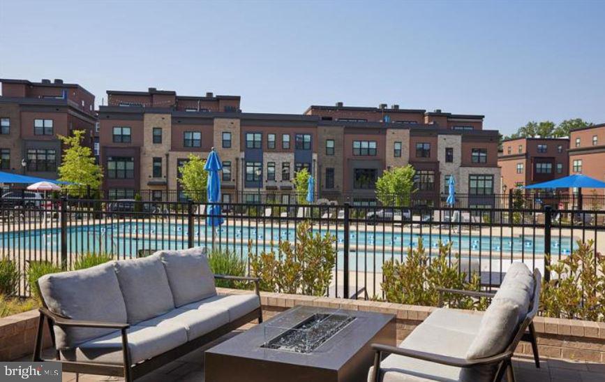TOWER OAKS - Residential