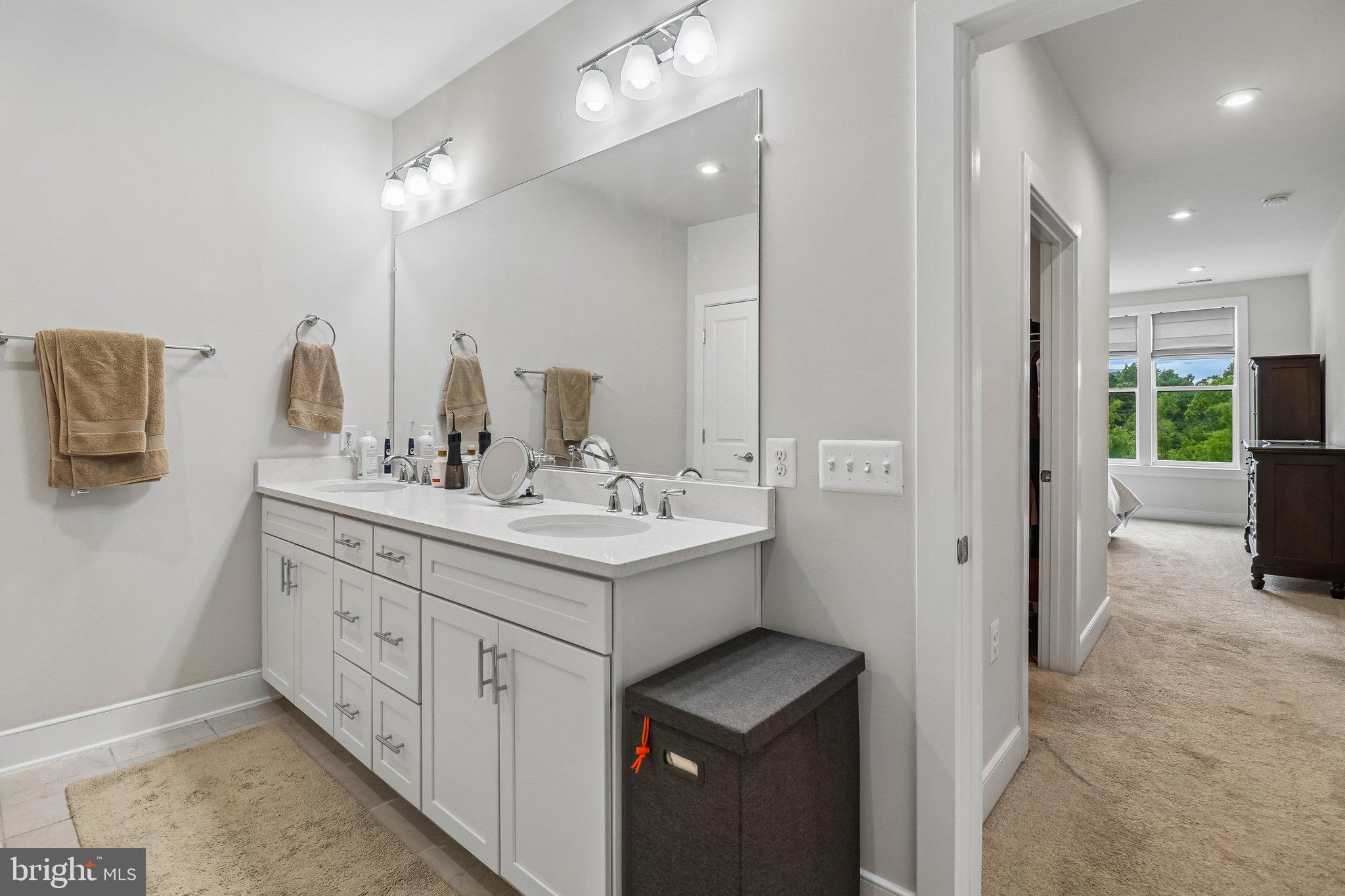 TOWER OAKS - Residential