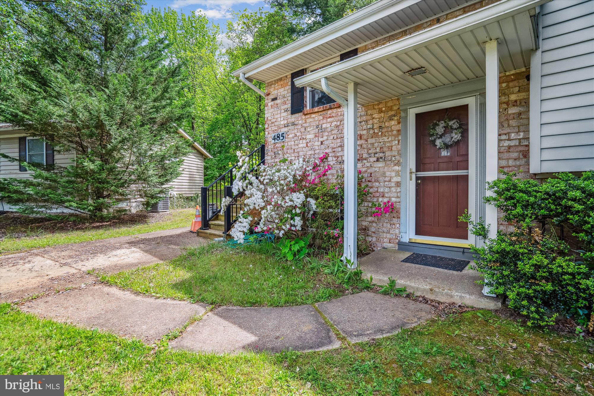 485 VICTORIA COURT