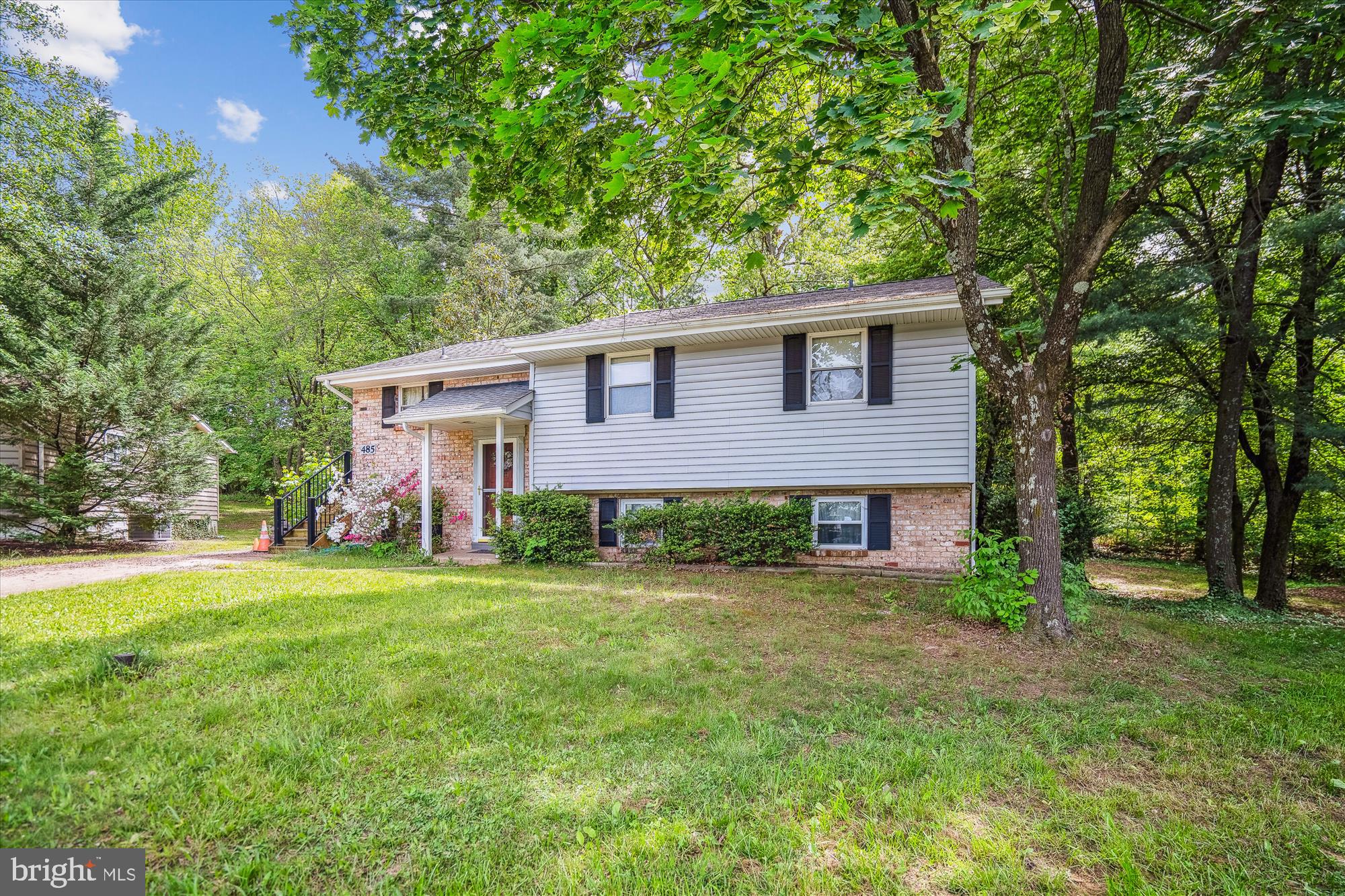 485 VICTORIA COURT